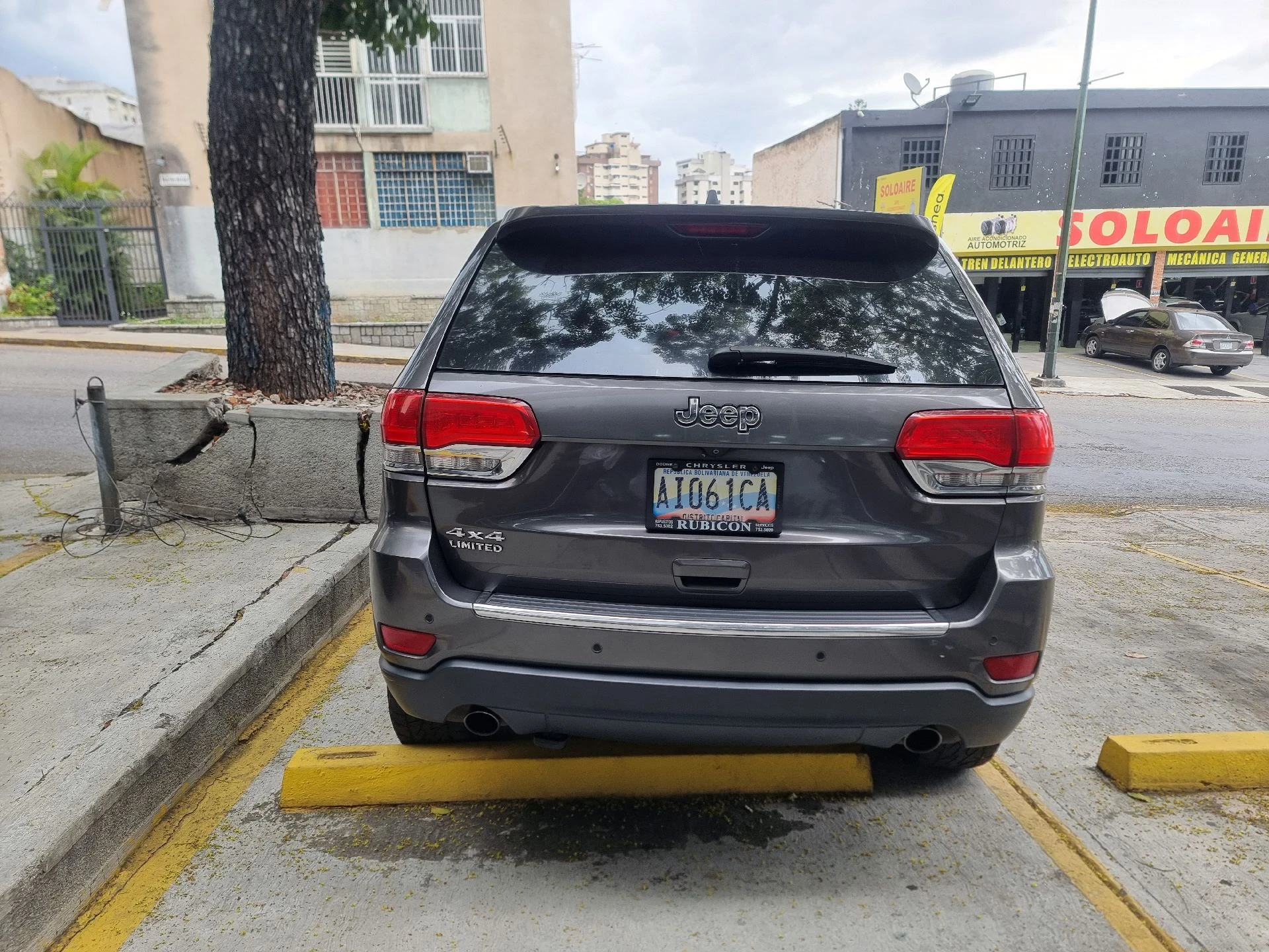 2015 Jeep Grand Cherokee Limited — photo 5