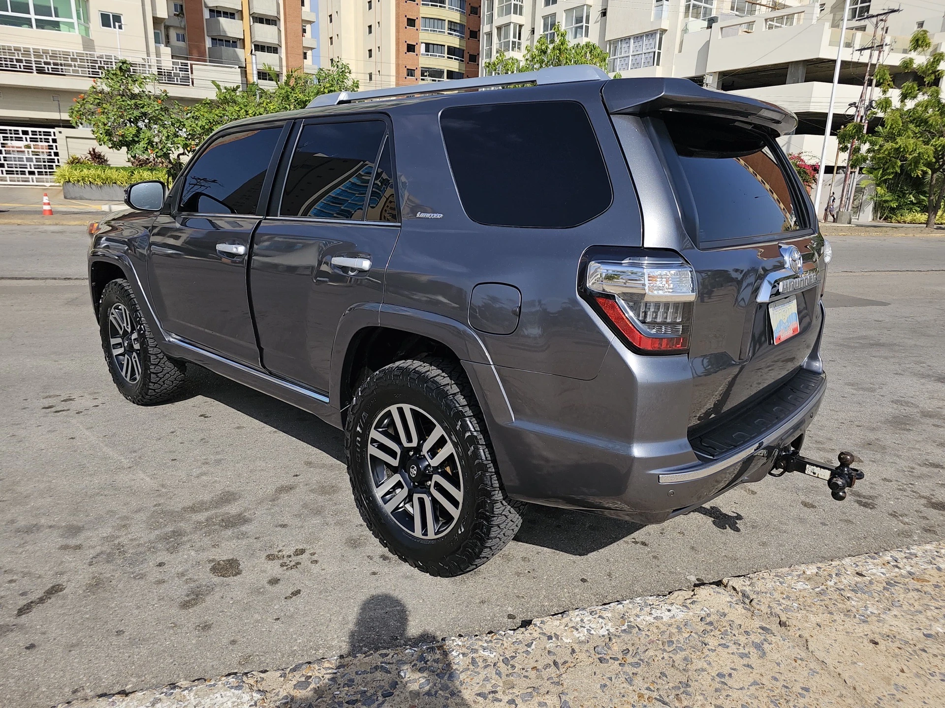 2014 Toyota 4Runner Limited — photo 4