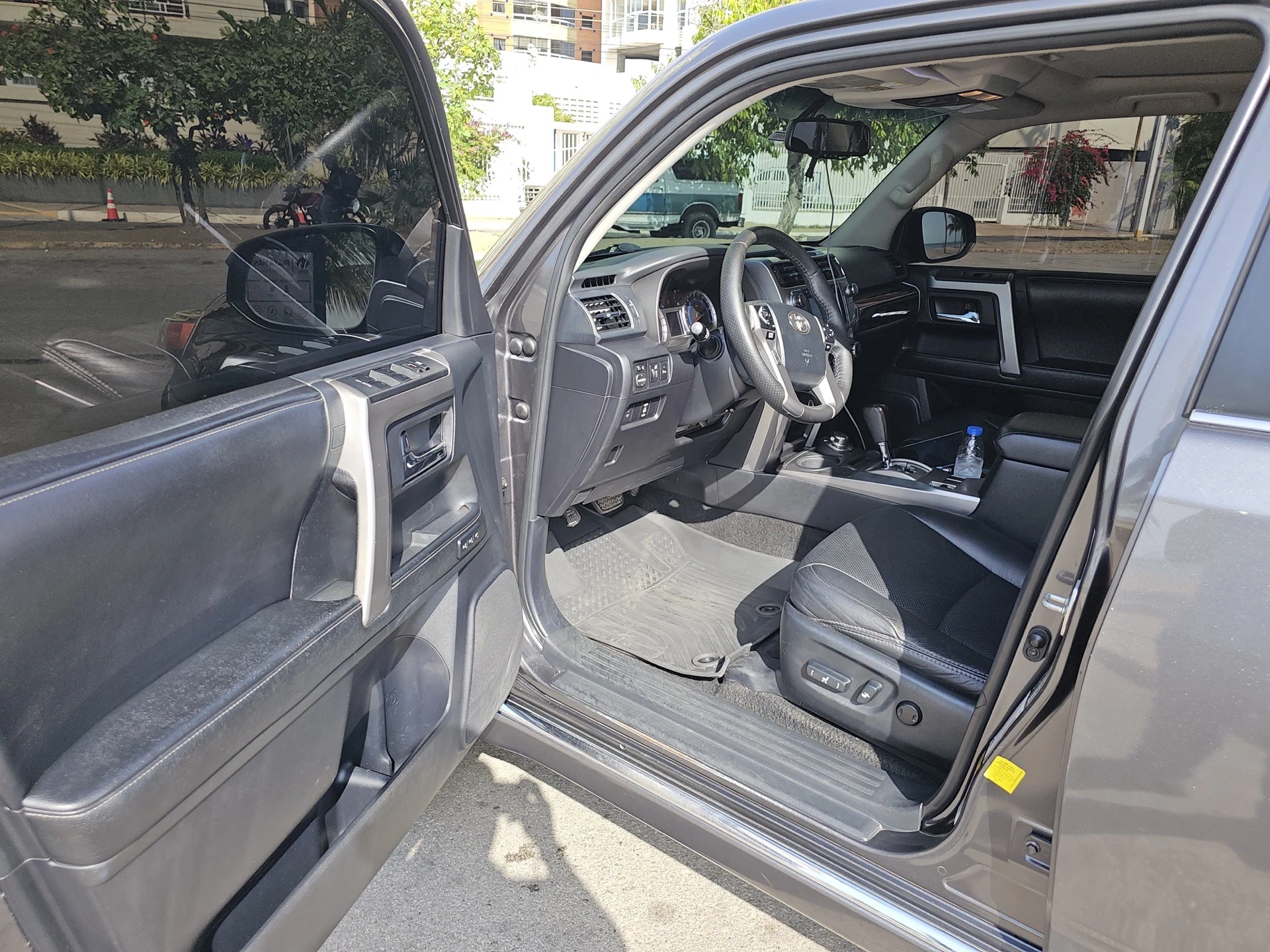 2014 Toyota 4Runner Limited — photo 7