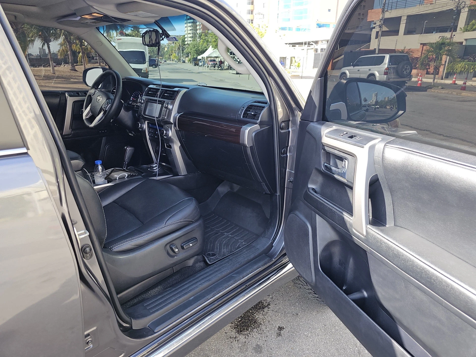 2014 Toyota 4Runner Limited — photo 9