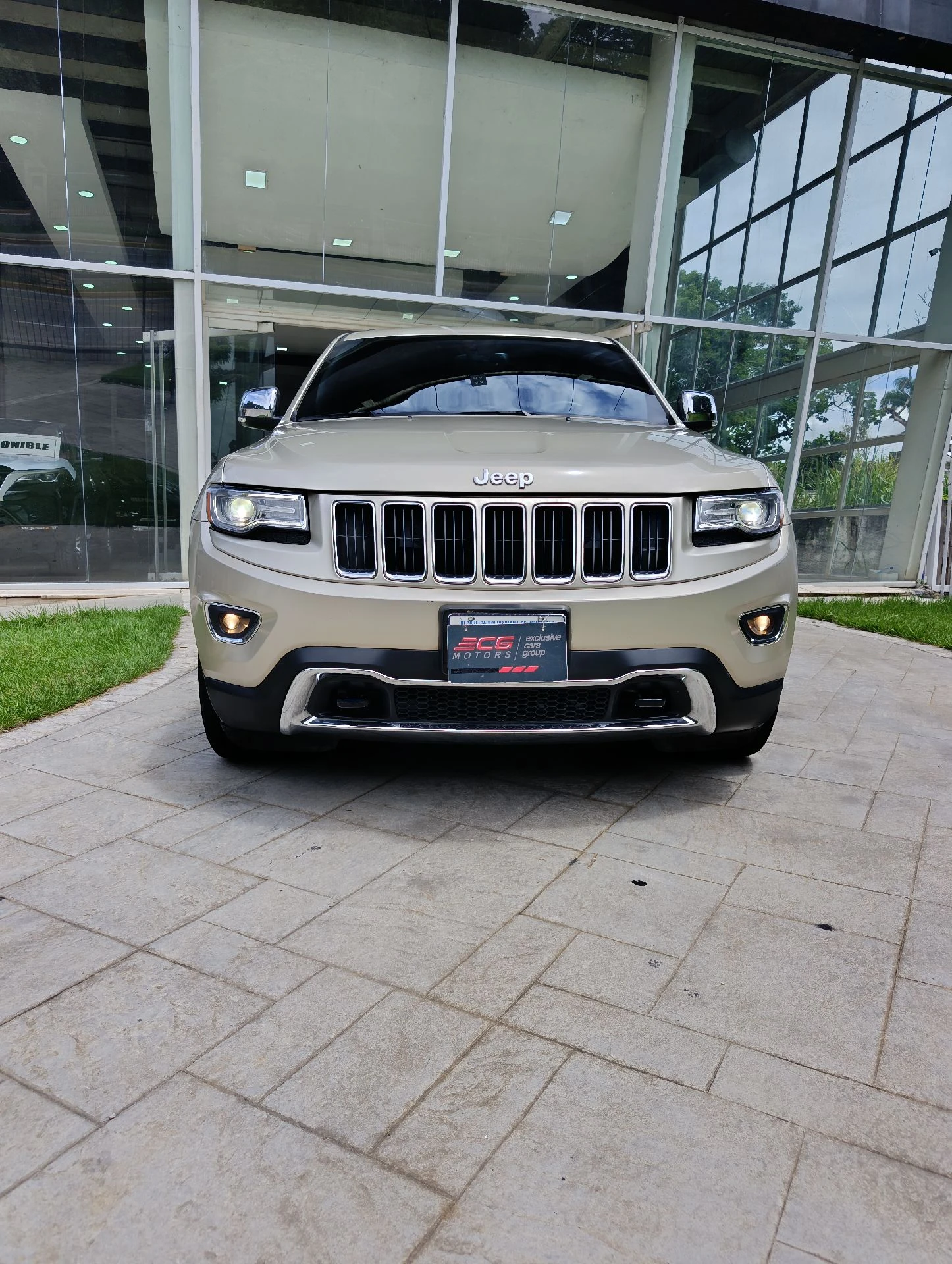 2013 Jeep Grand Cherokee 4G Plus Limited 4x4 — photo 3
