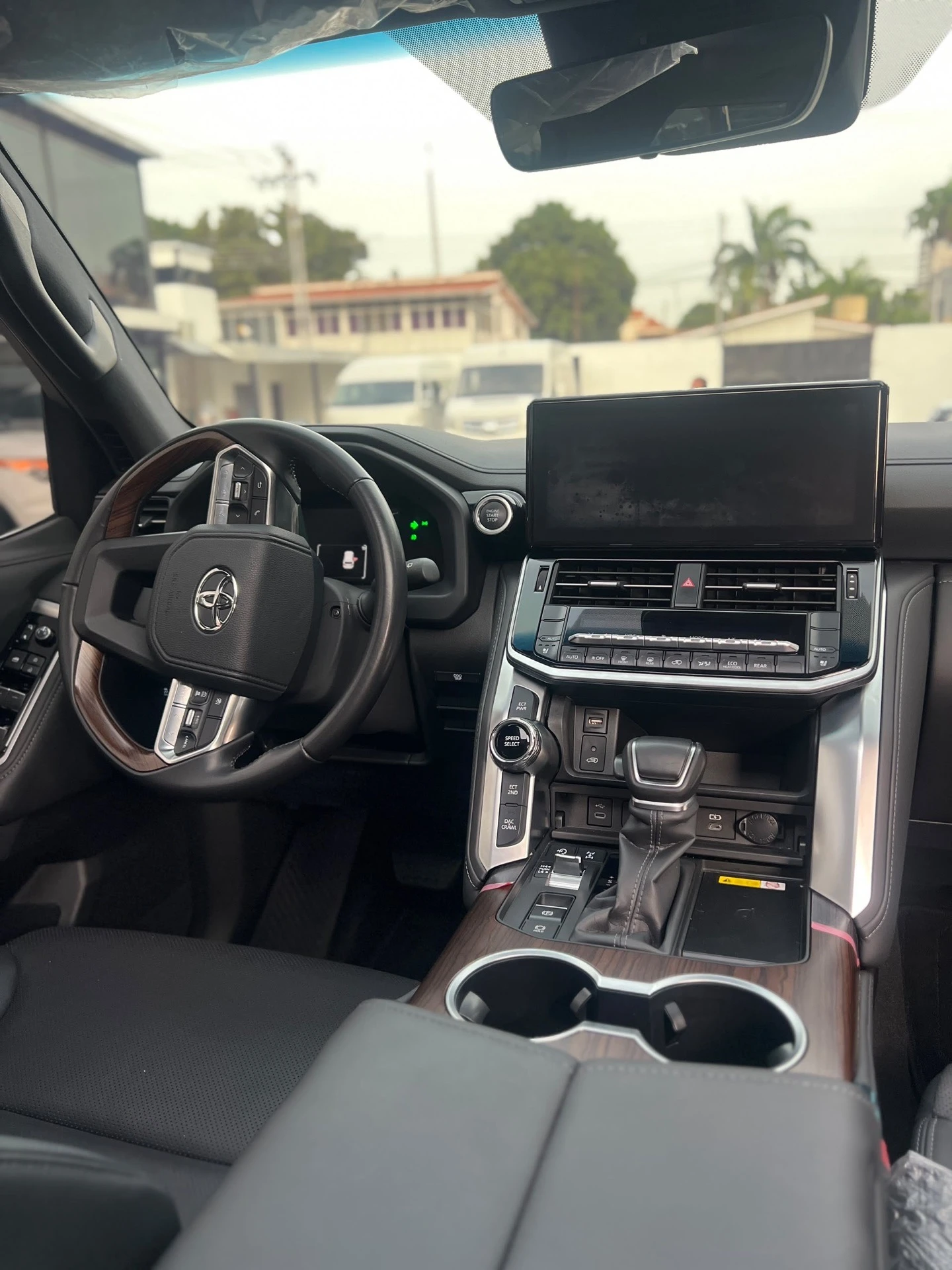 2025 Toyota Land Cruiser Lc300 — foto 6