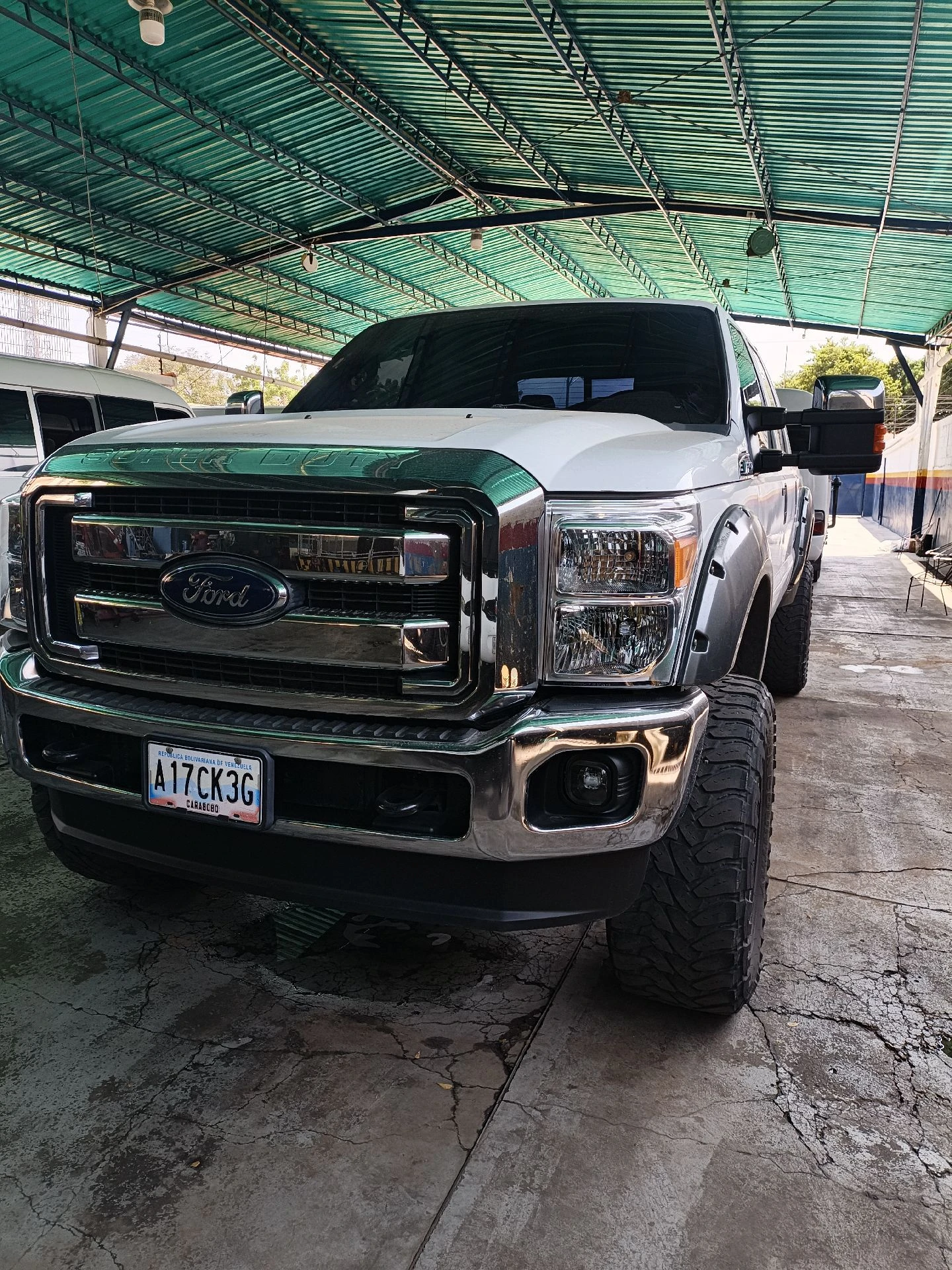 2013 Ford F-250 La riat — photo 3