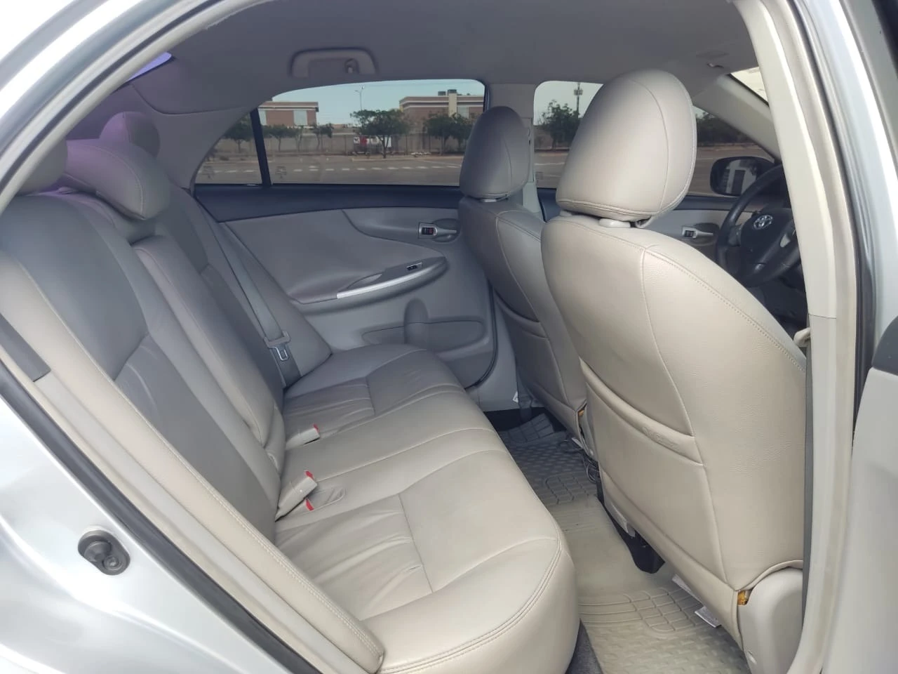 2013 Toyota Corolla GLI — photo 8