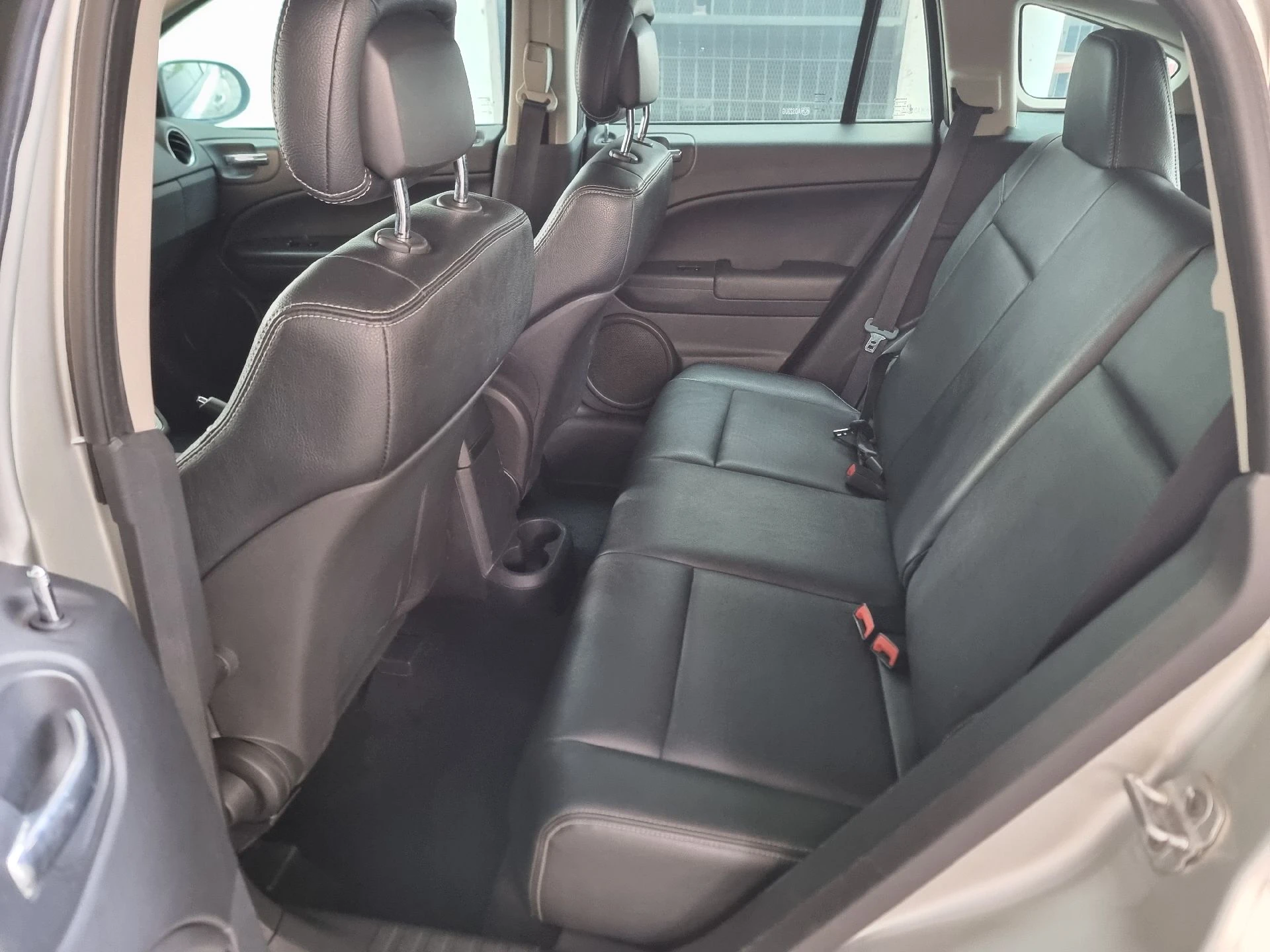 2012 Dodge Caliber LX — photo 9