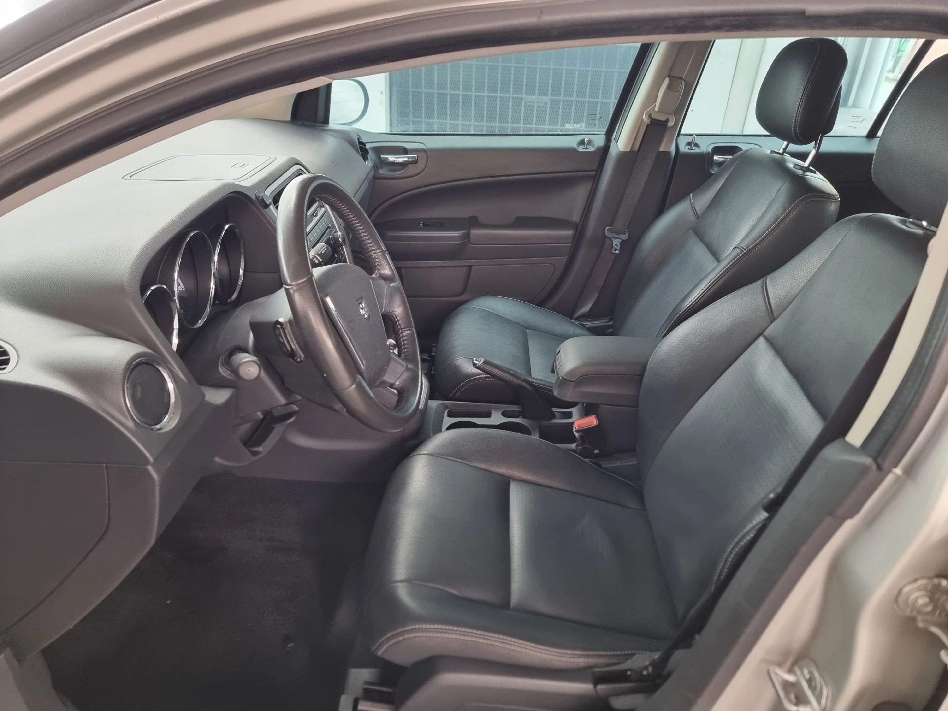 2012 Dodge Caliber LX — photo 8