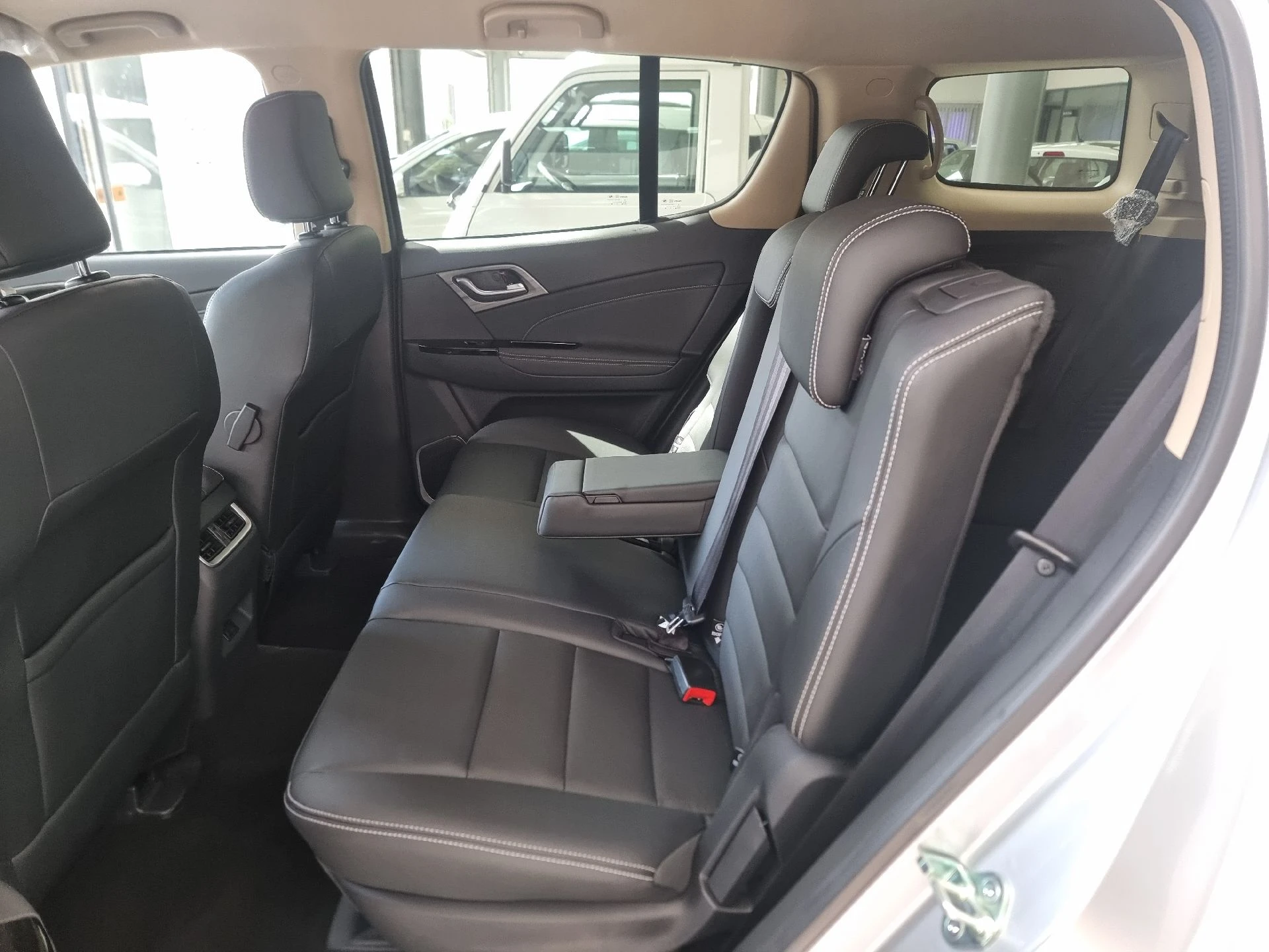 2025 Isuzu MU-X Gtdi — photo 3