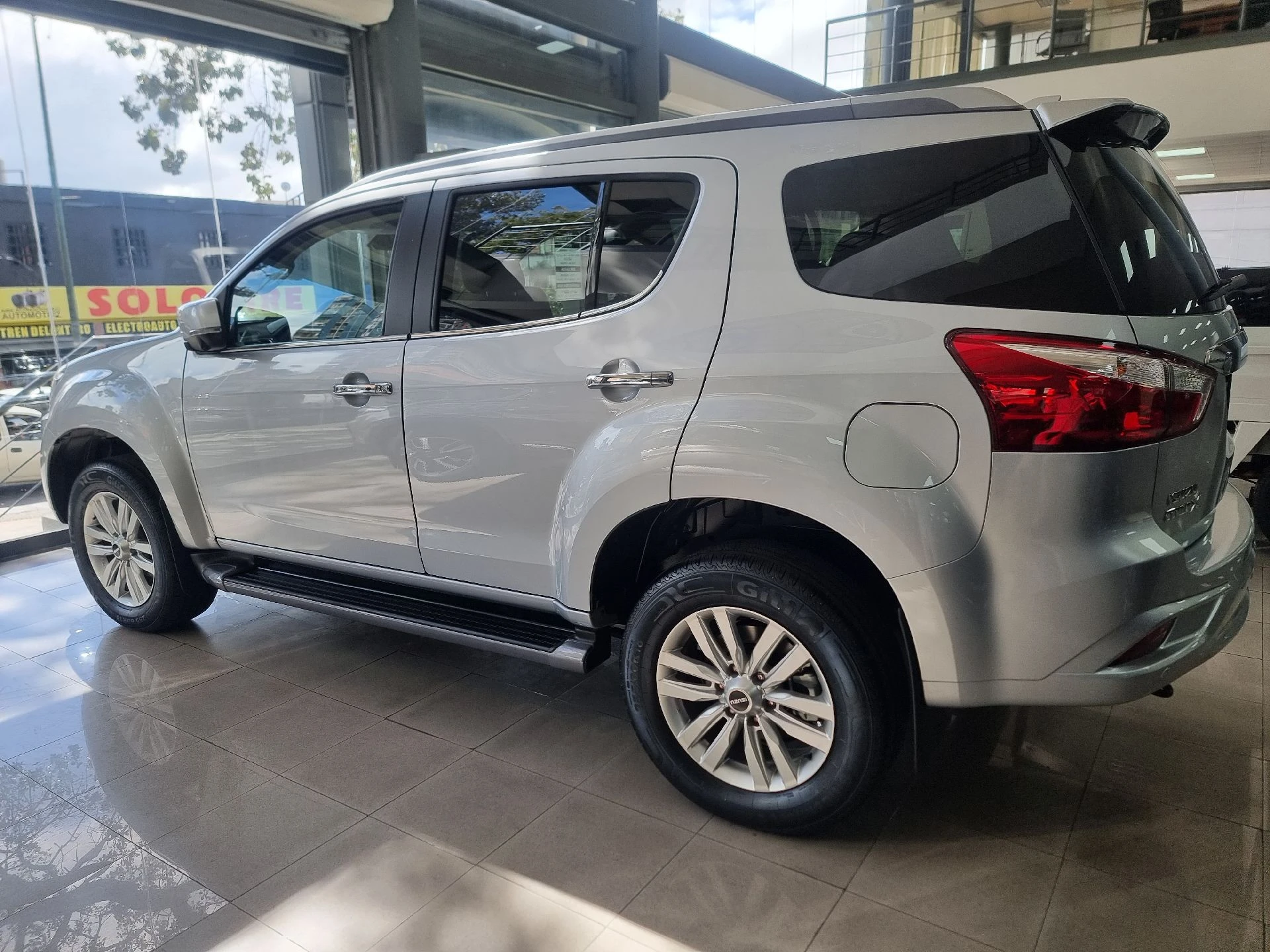 2025 Isuzu MU-X Gtdi — photo 5