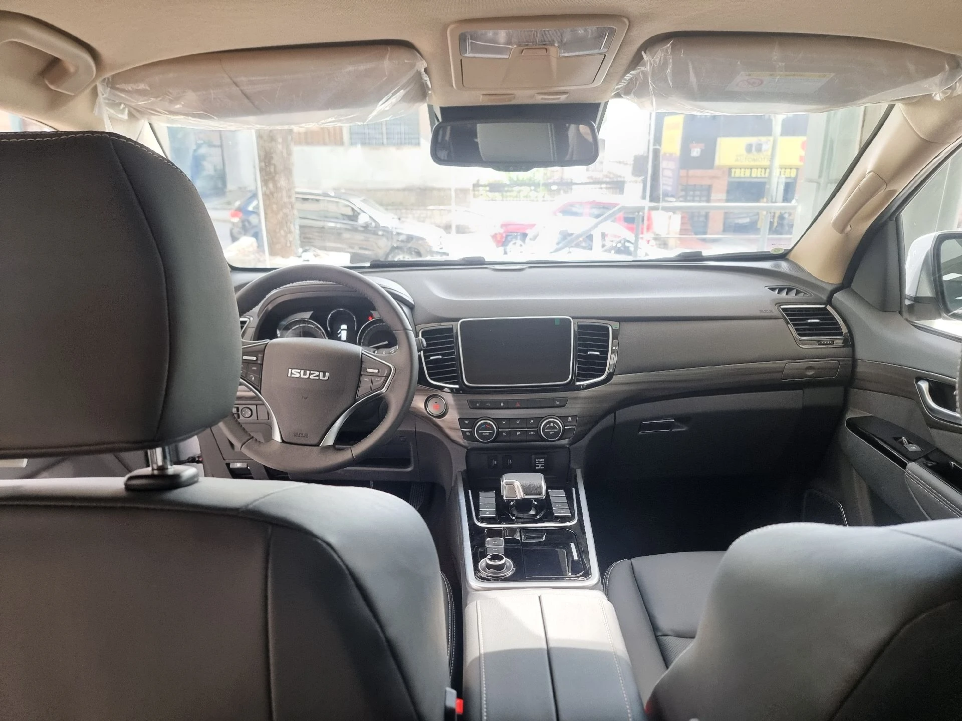 2025 Isuzu MU-X Gtdi — photo 4