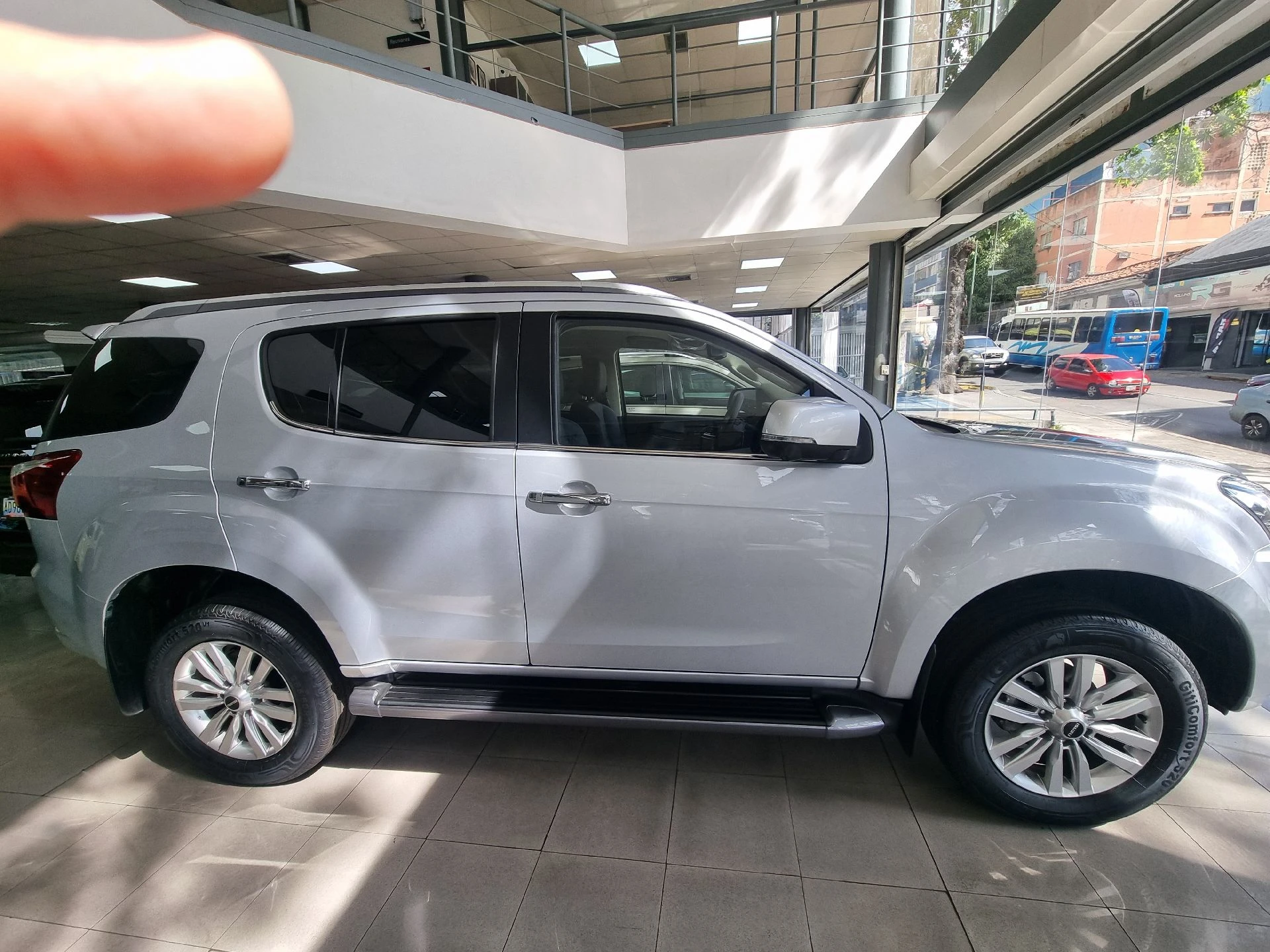 2025 Isuzu MU-X Gtdi — photo 8