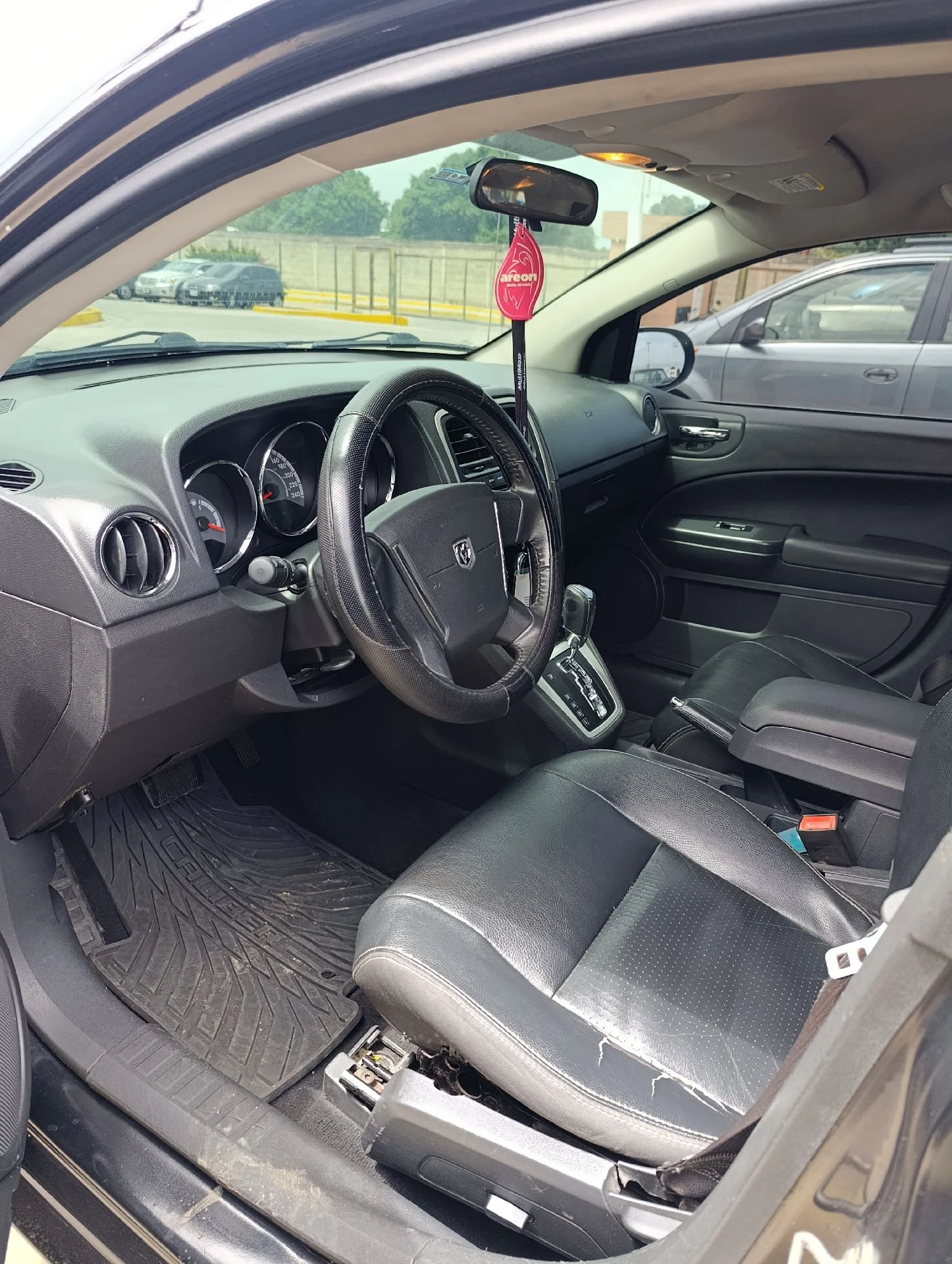 2011 Dodge Caliber LX — photo 3