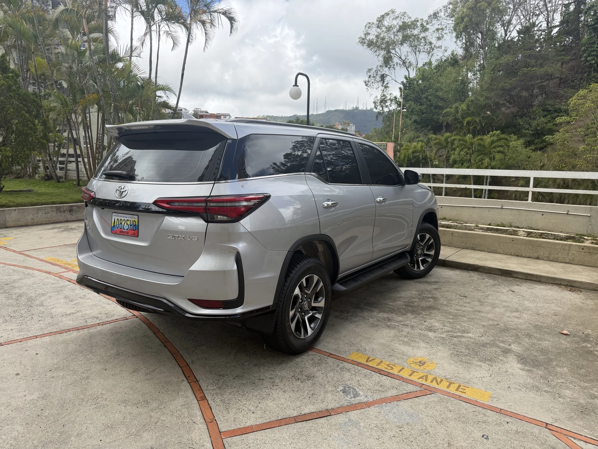 2026 Toyota Fortuner SRX SW4 4x4 4.0 — photo 3