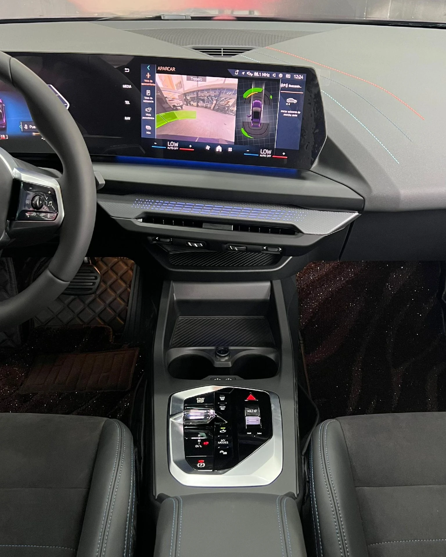 2026 BMW 228 225L Paquete M — photo 13