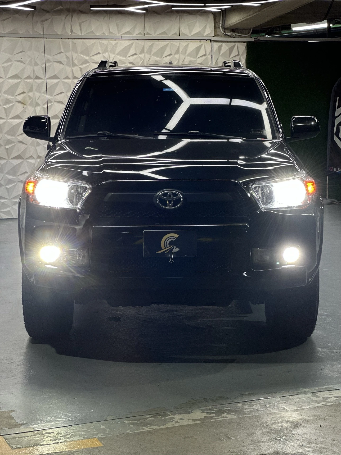 2011 Toyota 4Runner SR5 — photo 2