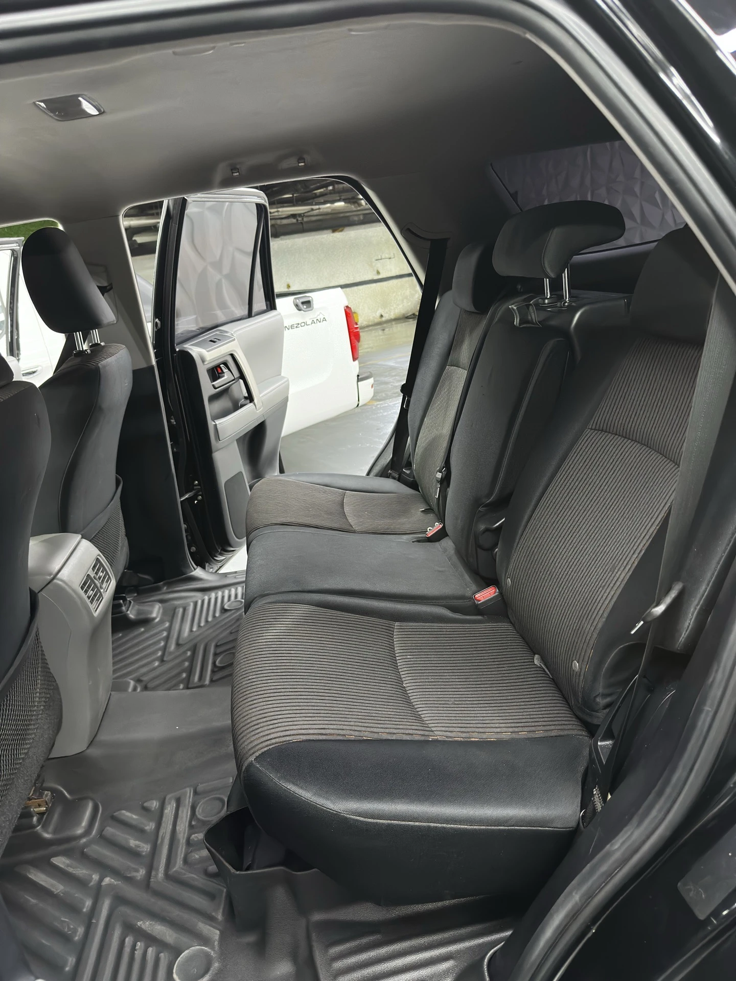 2011 Toyota 4Runner SR5 — photo 8