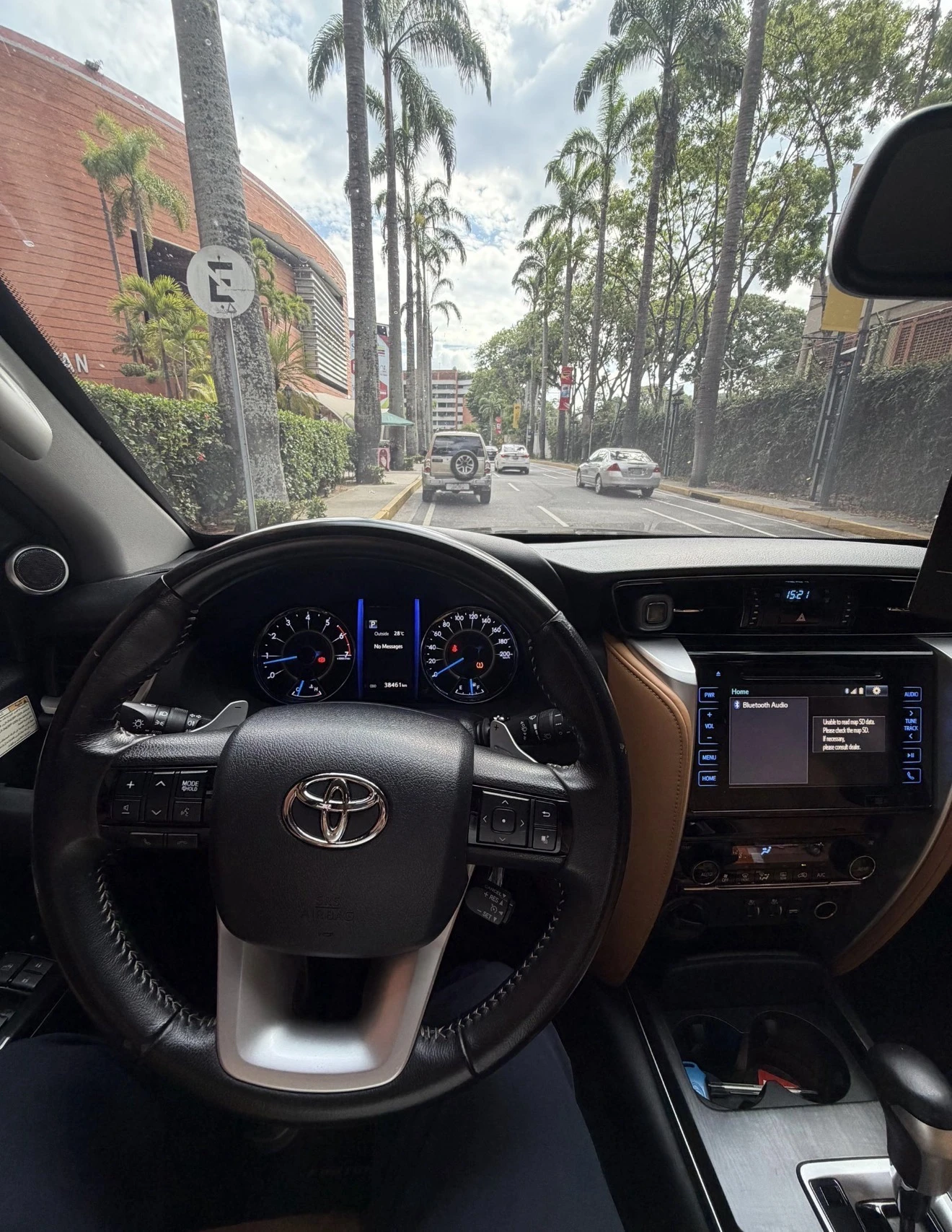 2020 Toyota Fortuner SR5 v6 — photo 2