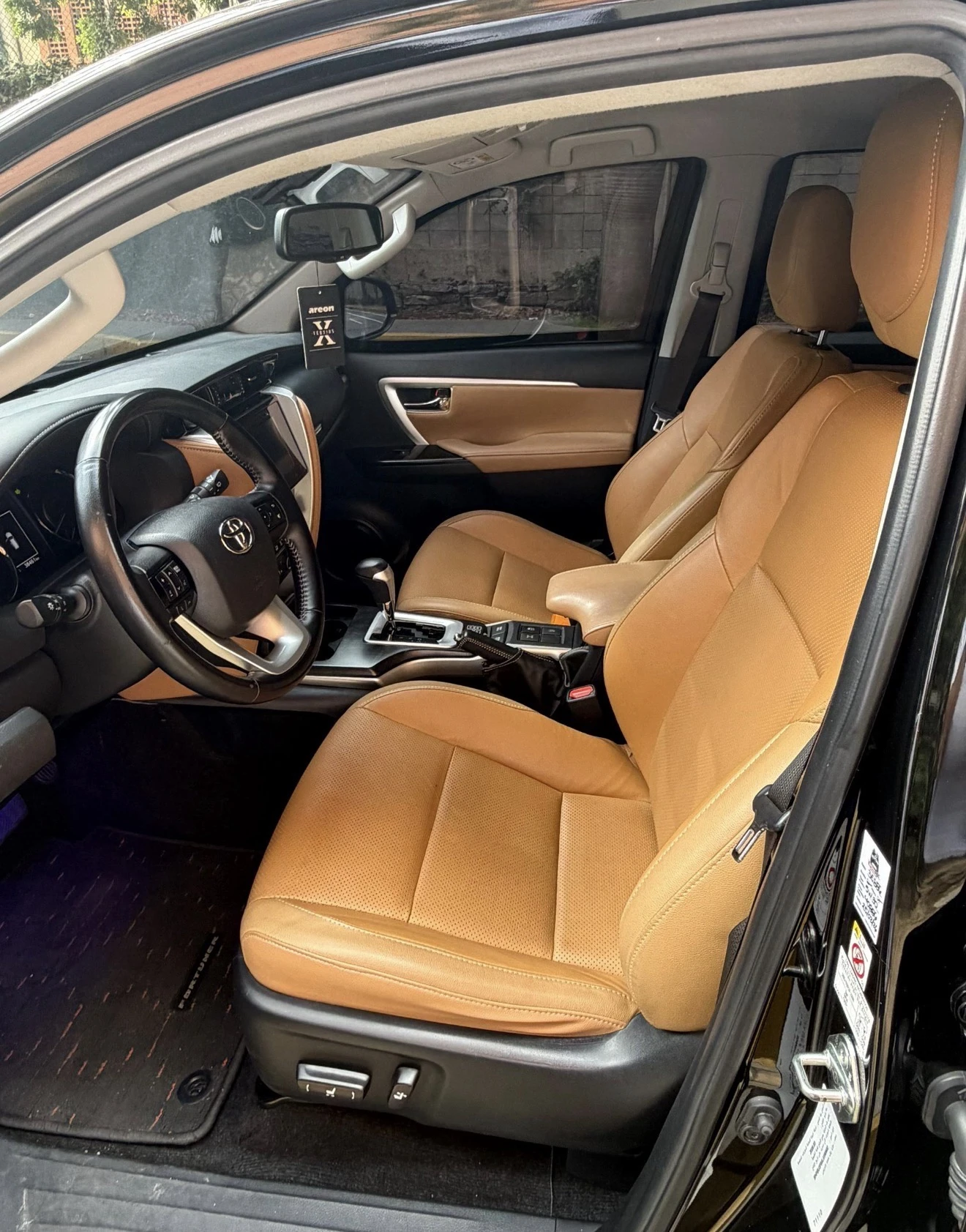 2020 Toyota Fortuner SR5 v6 — photo 6