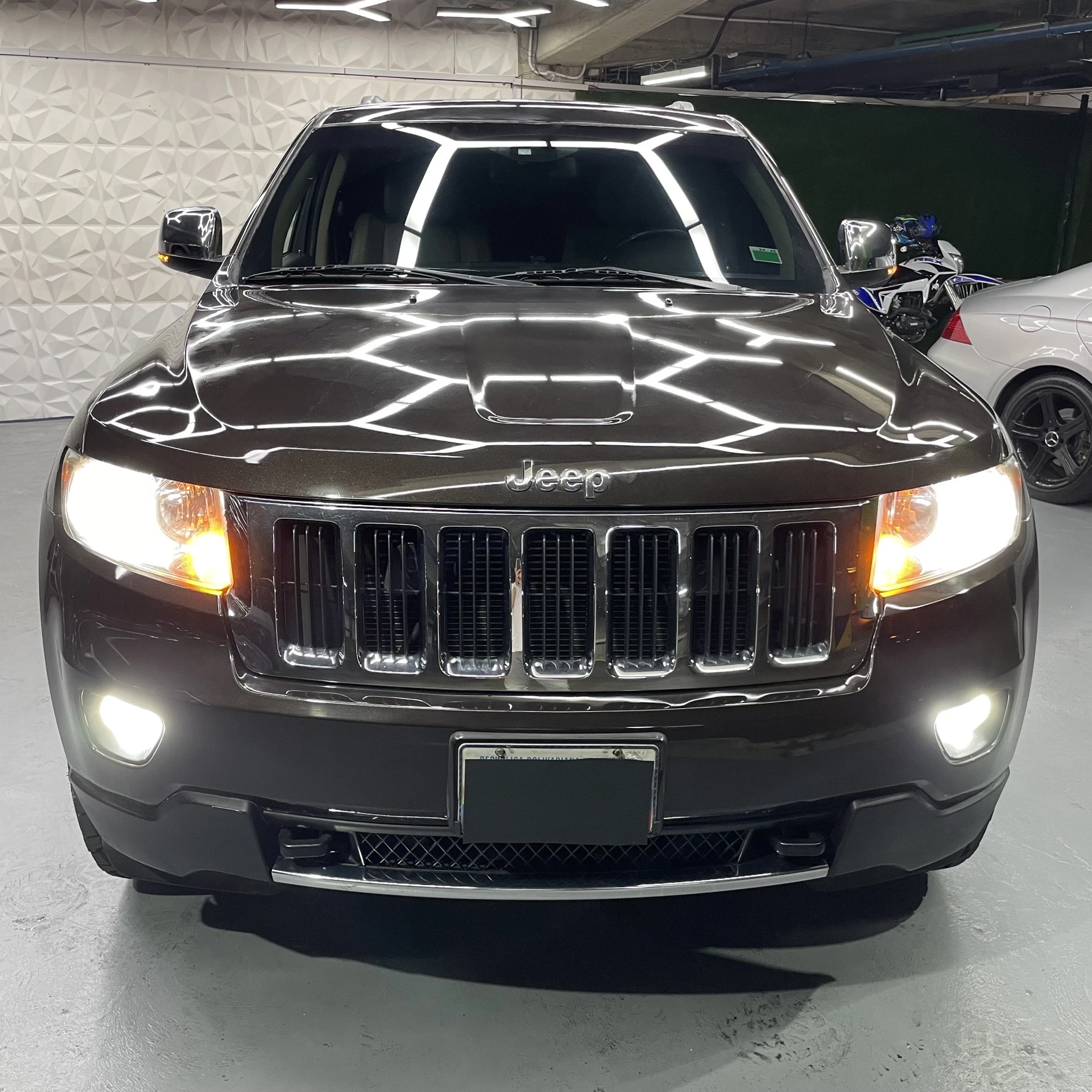 2013 Jeep Grand Cherokee Limited — photo 2