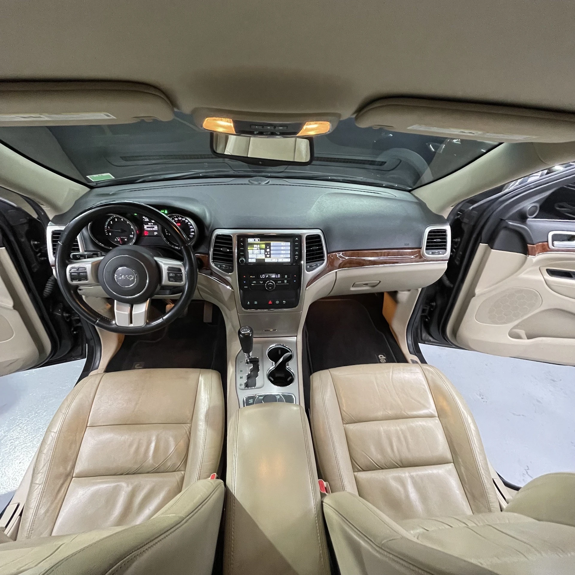 2013 Jeep Grand Cherokee Limited — photo 6