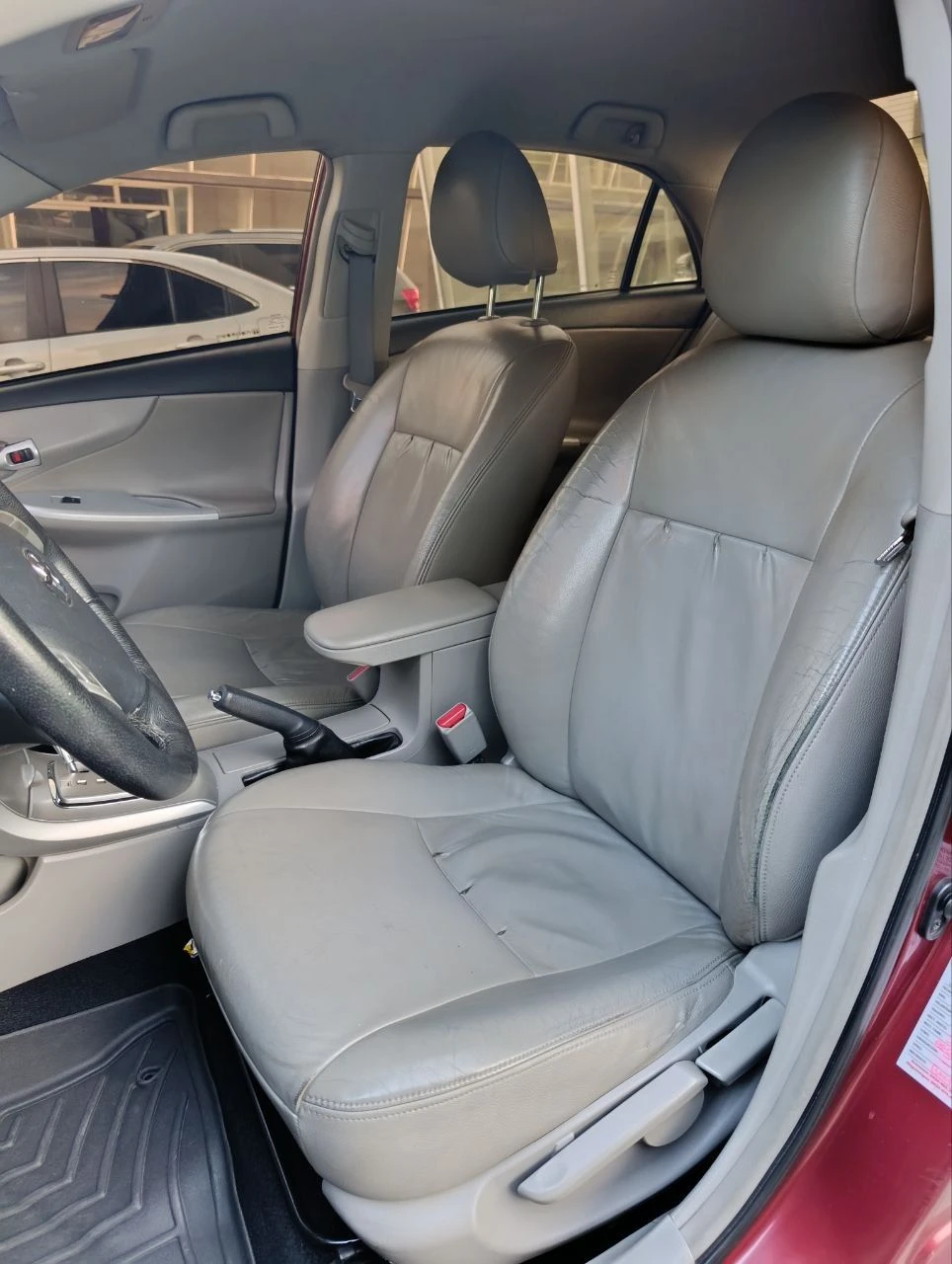 2013 Toyota Corolla GLI — photo 9