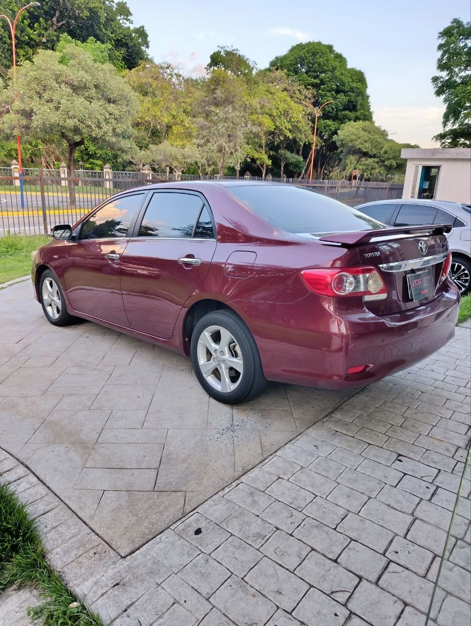 2013 Toyota Corolla GLI — photo 7