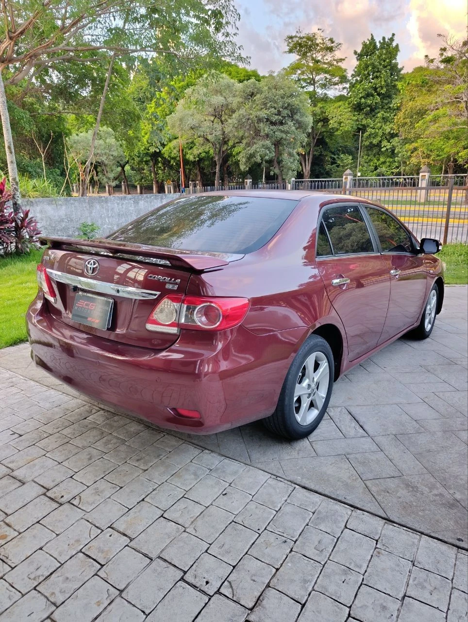 2013 Toyota Corolla GLI — photo 12