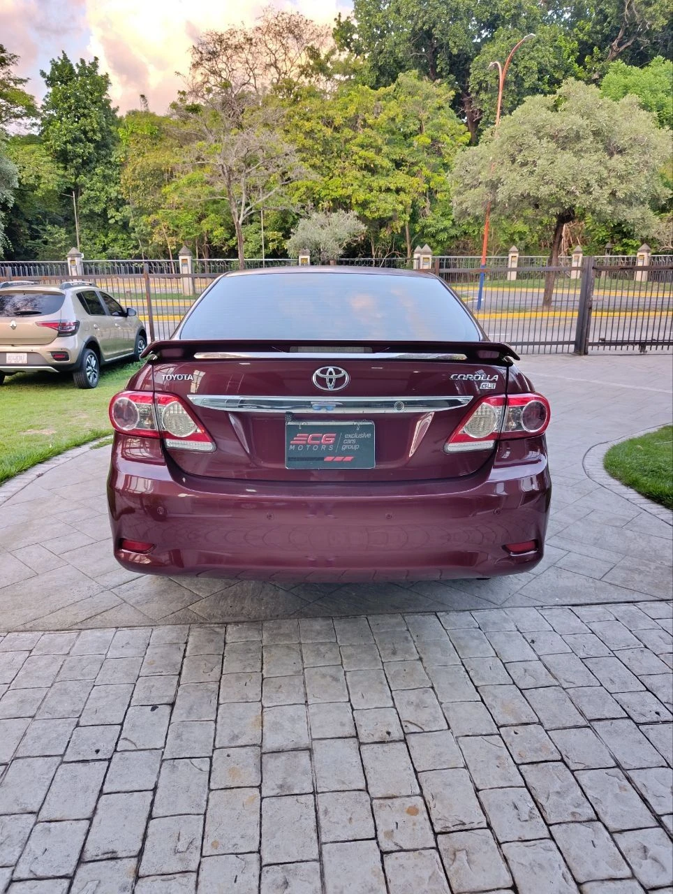 2013 Toyota Corolla GLI — photo 11
