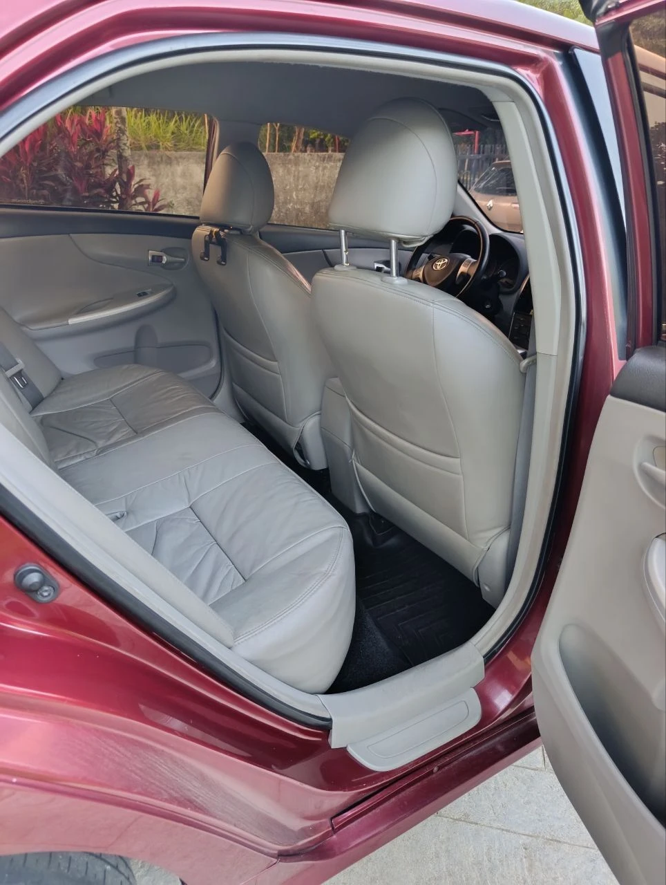 2013 Toyota Corolla GLI — photo 17