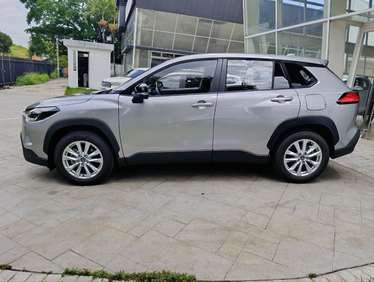 2026 Toyota Corolla Cross Cross — photo 2