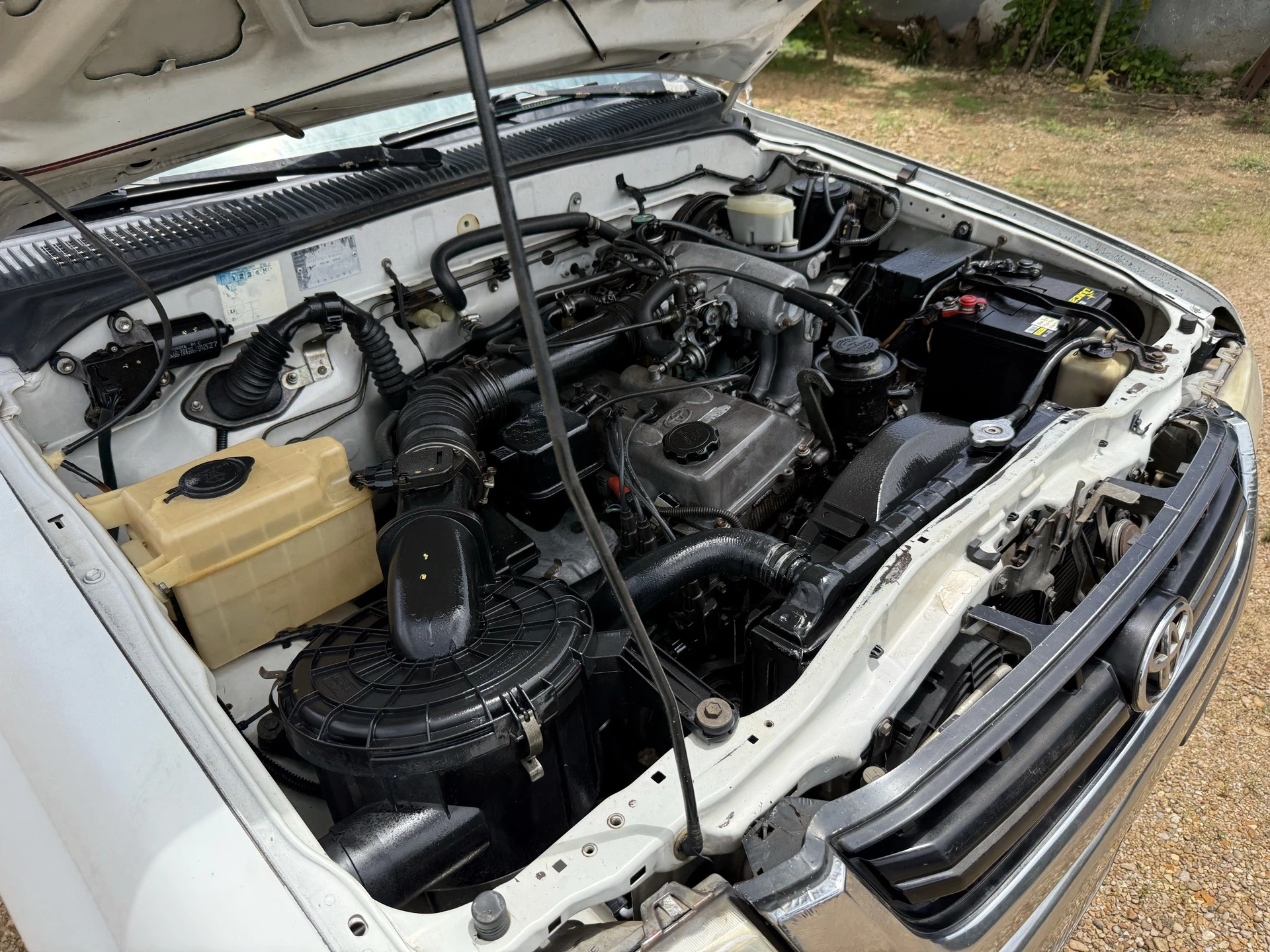 2004 Toyota Hilux Sincrónico 4x4 — foto 3