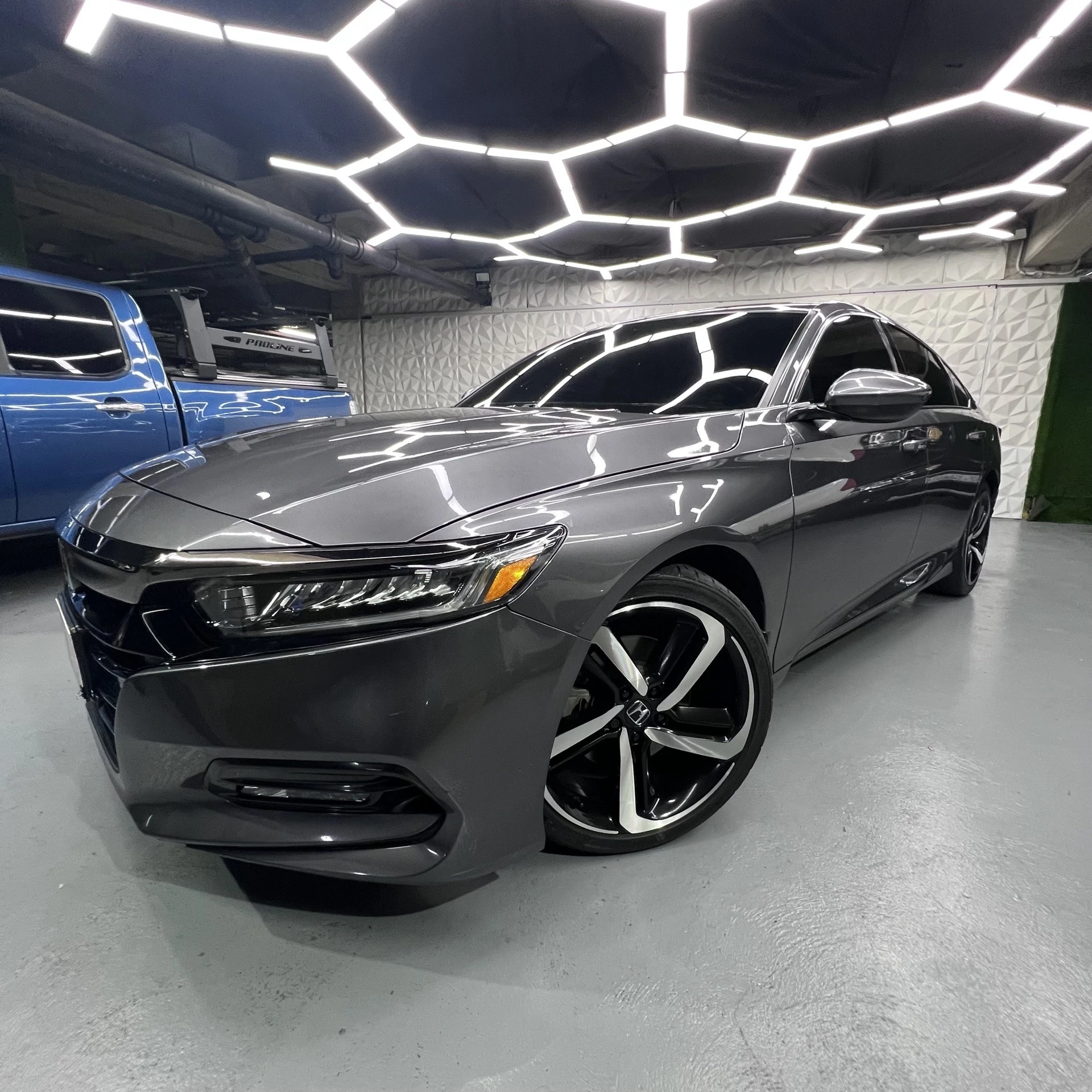 2020 Honda Accord — photo 3