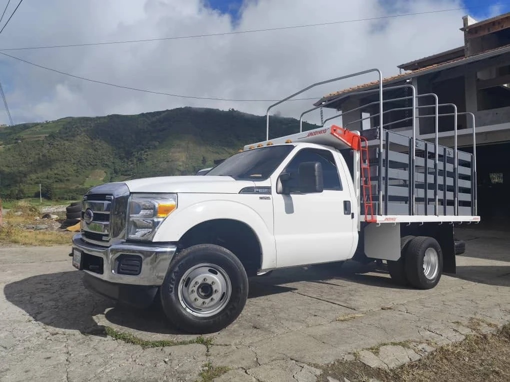 2013 Ford F-350 Super duty 4x4 — photo 2