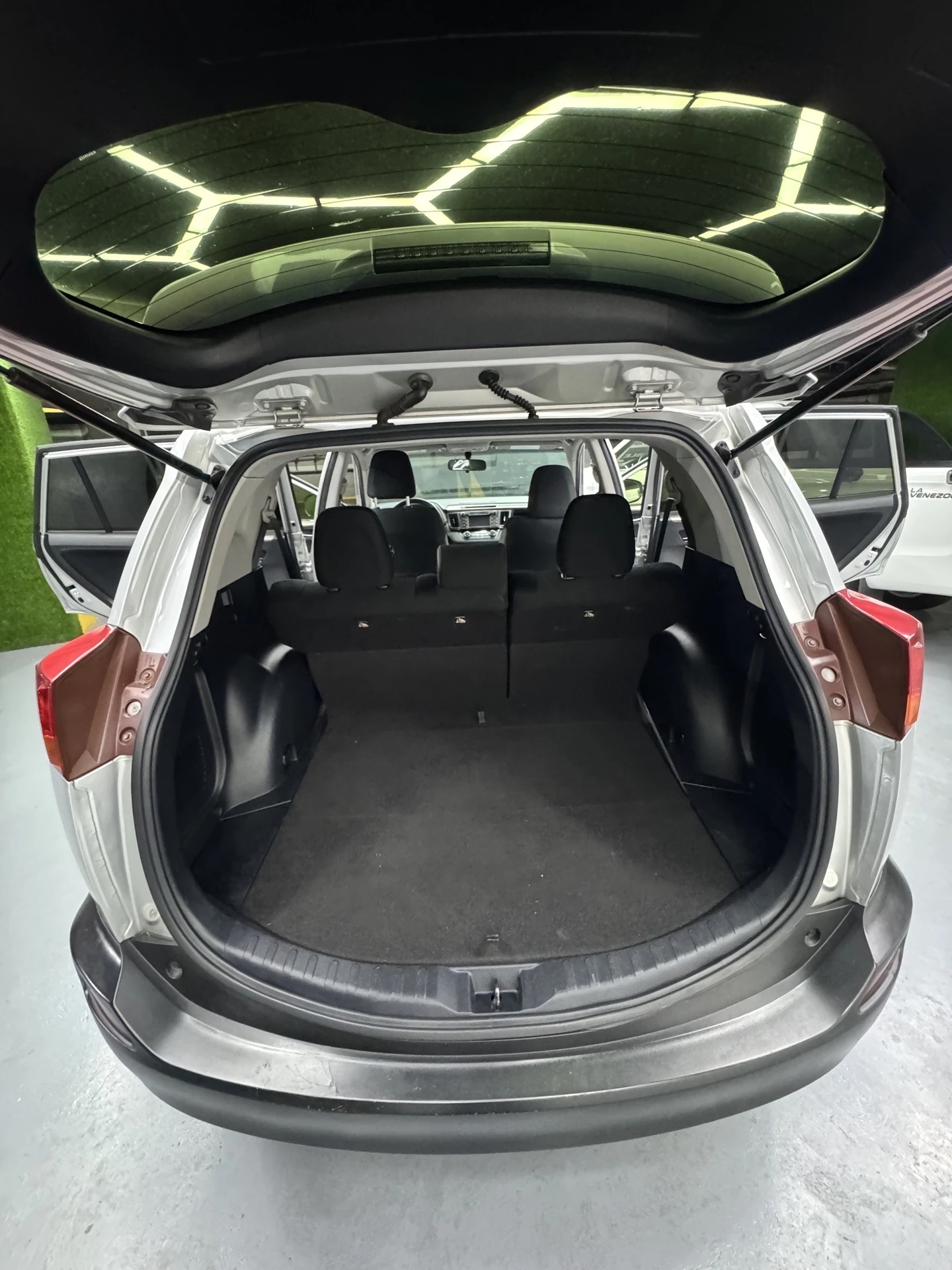 2015 Toyota RAV4 XLE — foto 4