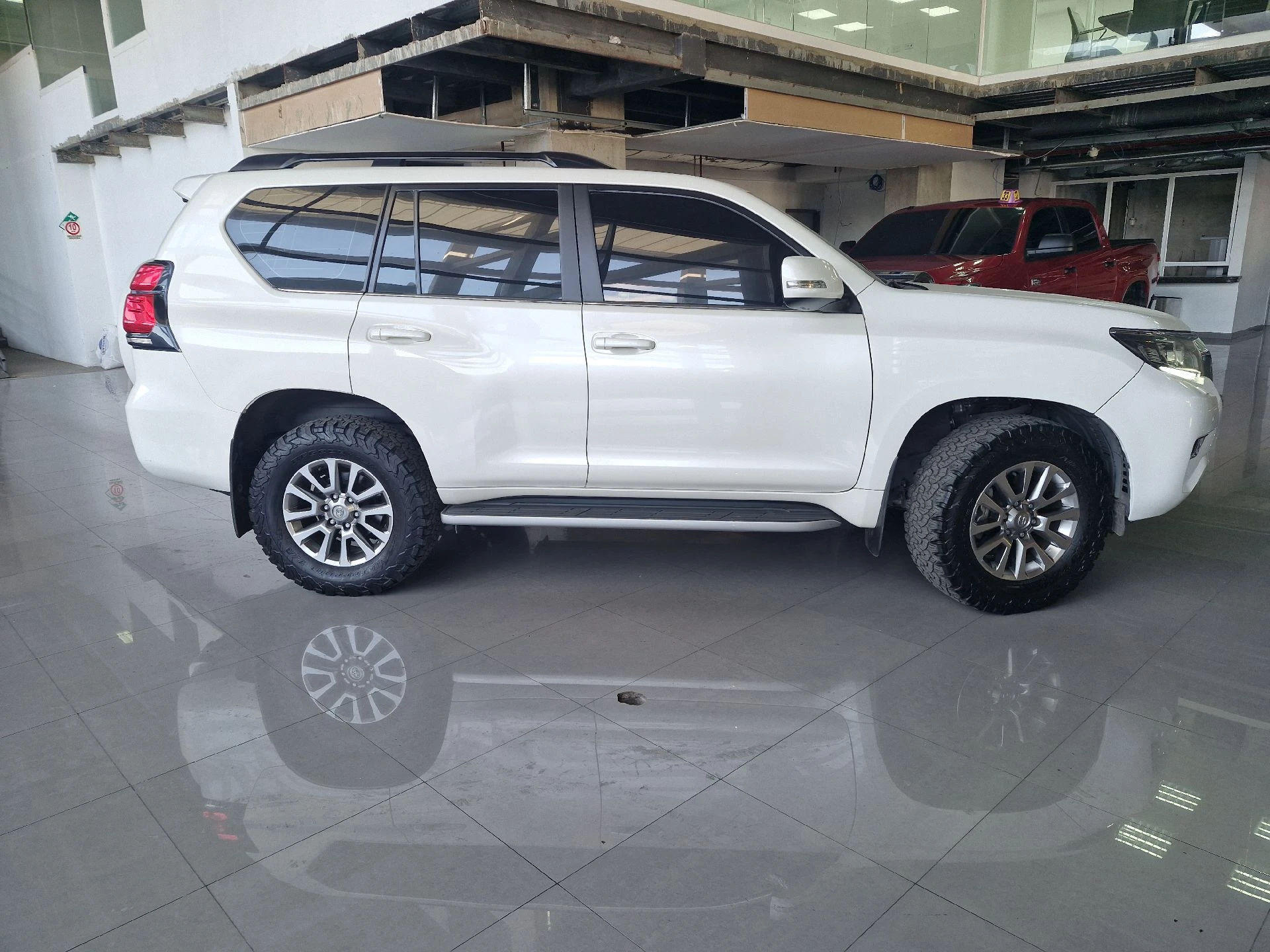 2021 Toyota Land Cruiser 150 prado — photo 2