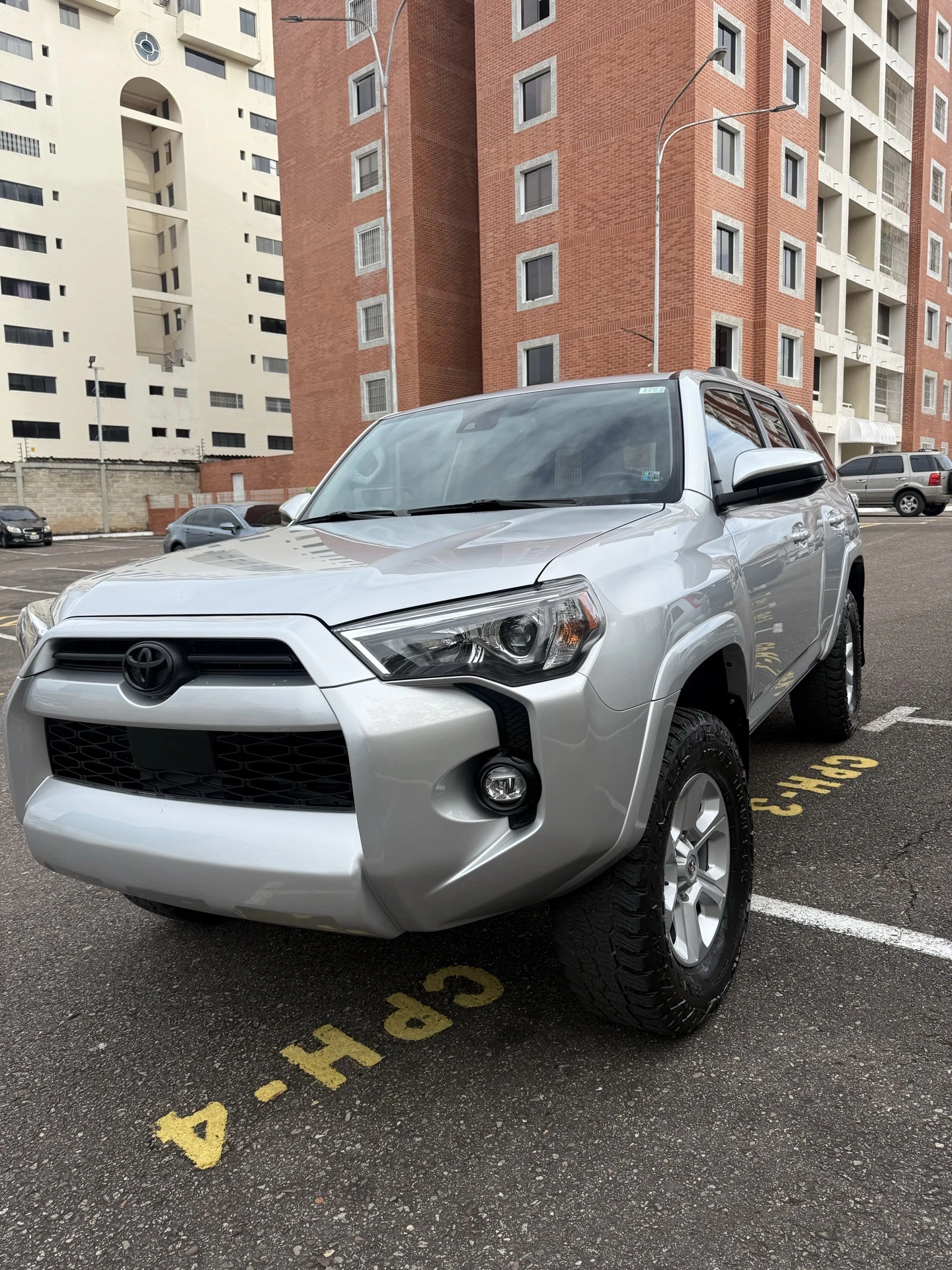 2022 Toyota 4Runner — photo 2