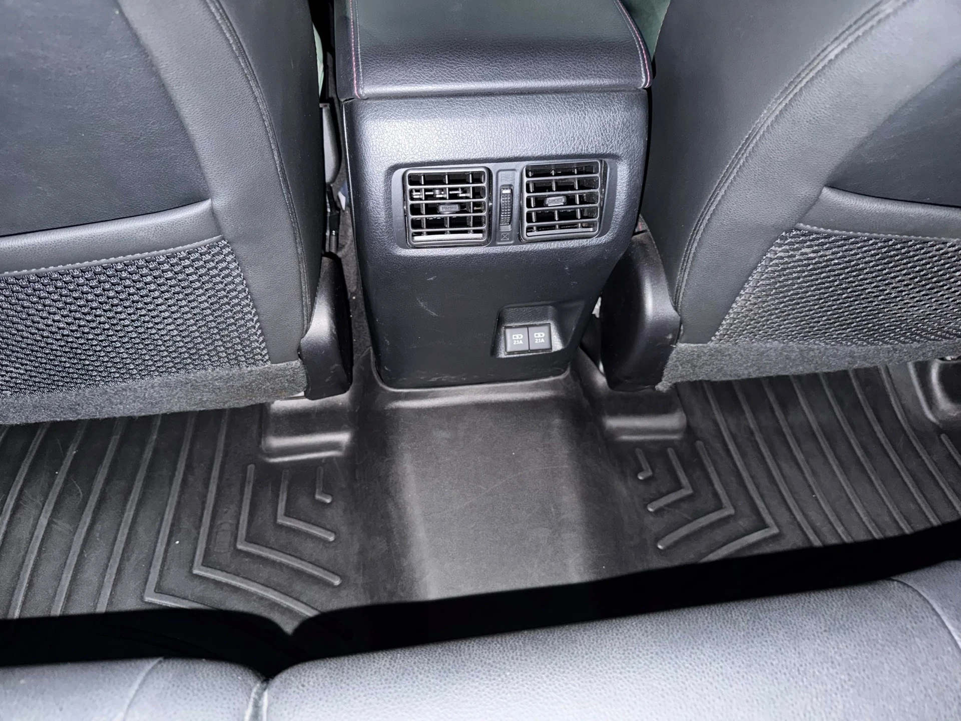 2020 Toyota 4Runner TRD off road — photo 9