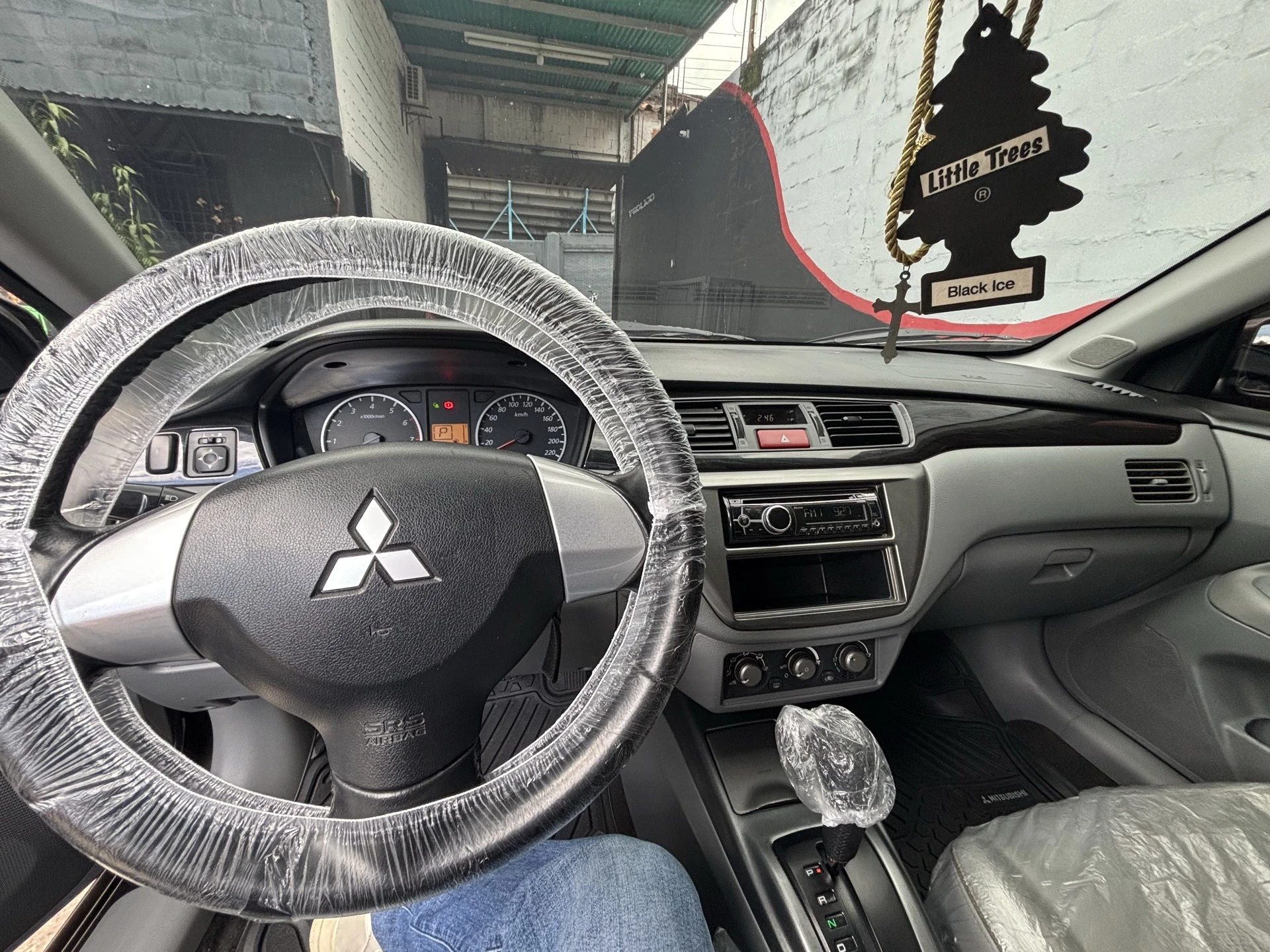 2013 Mitsubishi Lancer Touring — photo 2