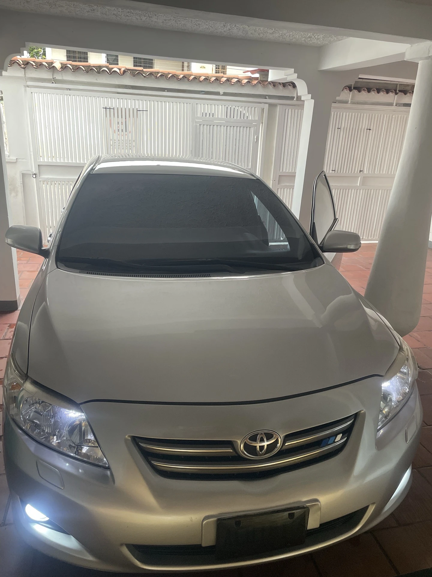 2010 Toyota Corolla Gli — photo 4