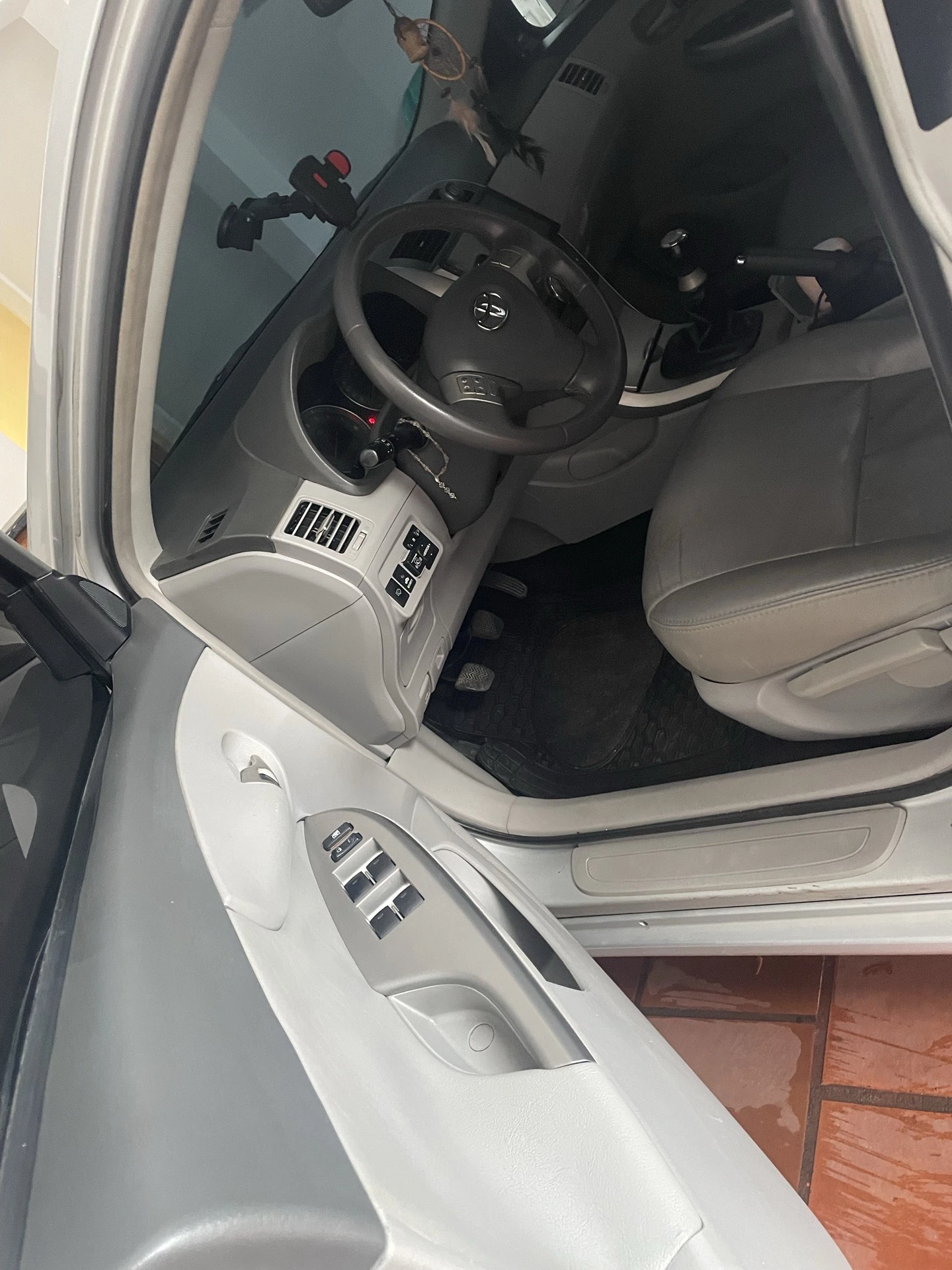 2010 Toyota Corolla Gli — photo 8