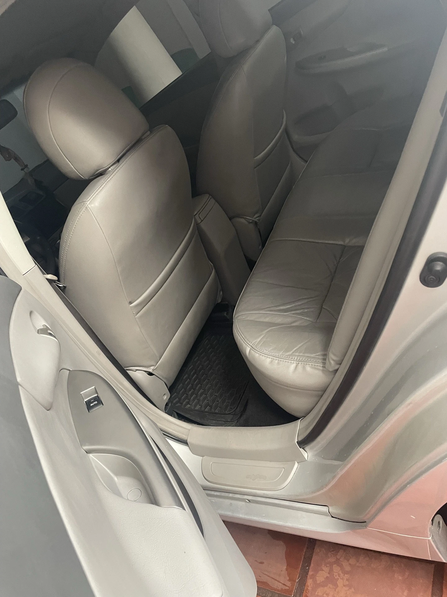 2010 Toyota Corolla Gli — photo 9