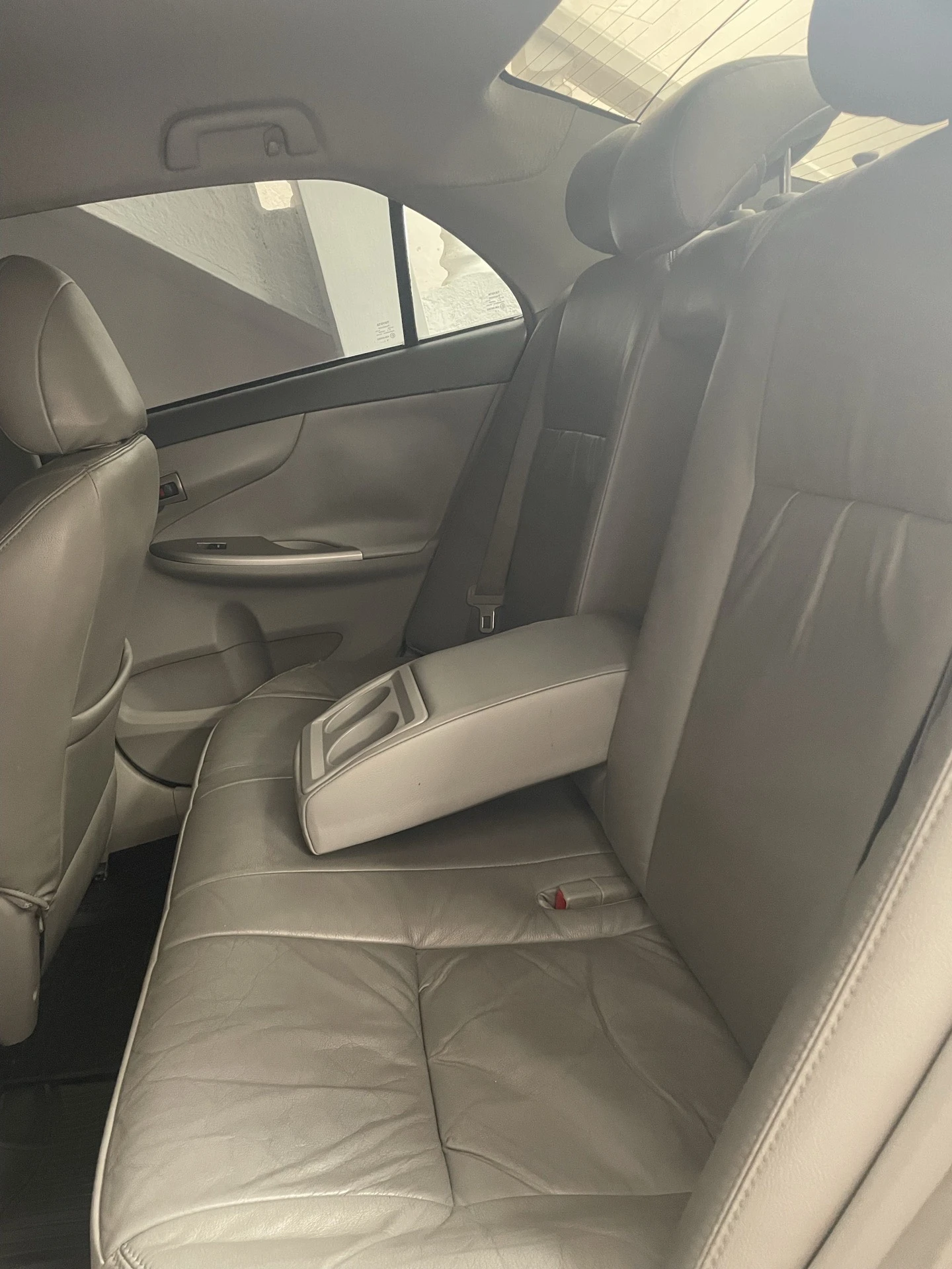 2010 Toyota Corolla Gli — photo 10
