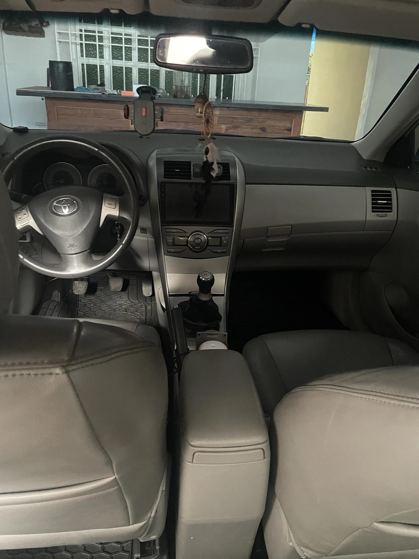 2010 Toyota Corolla Gli — photo 11