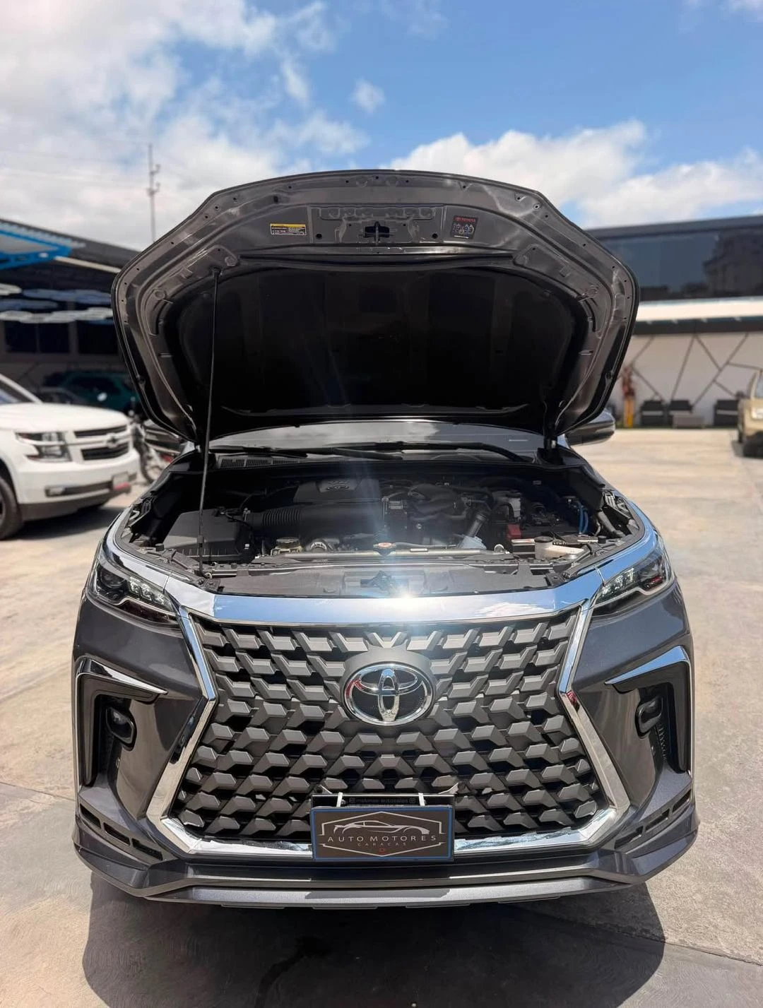 2024 Toyota Fortuner Dubai VX 4.0 — foto 2