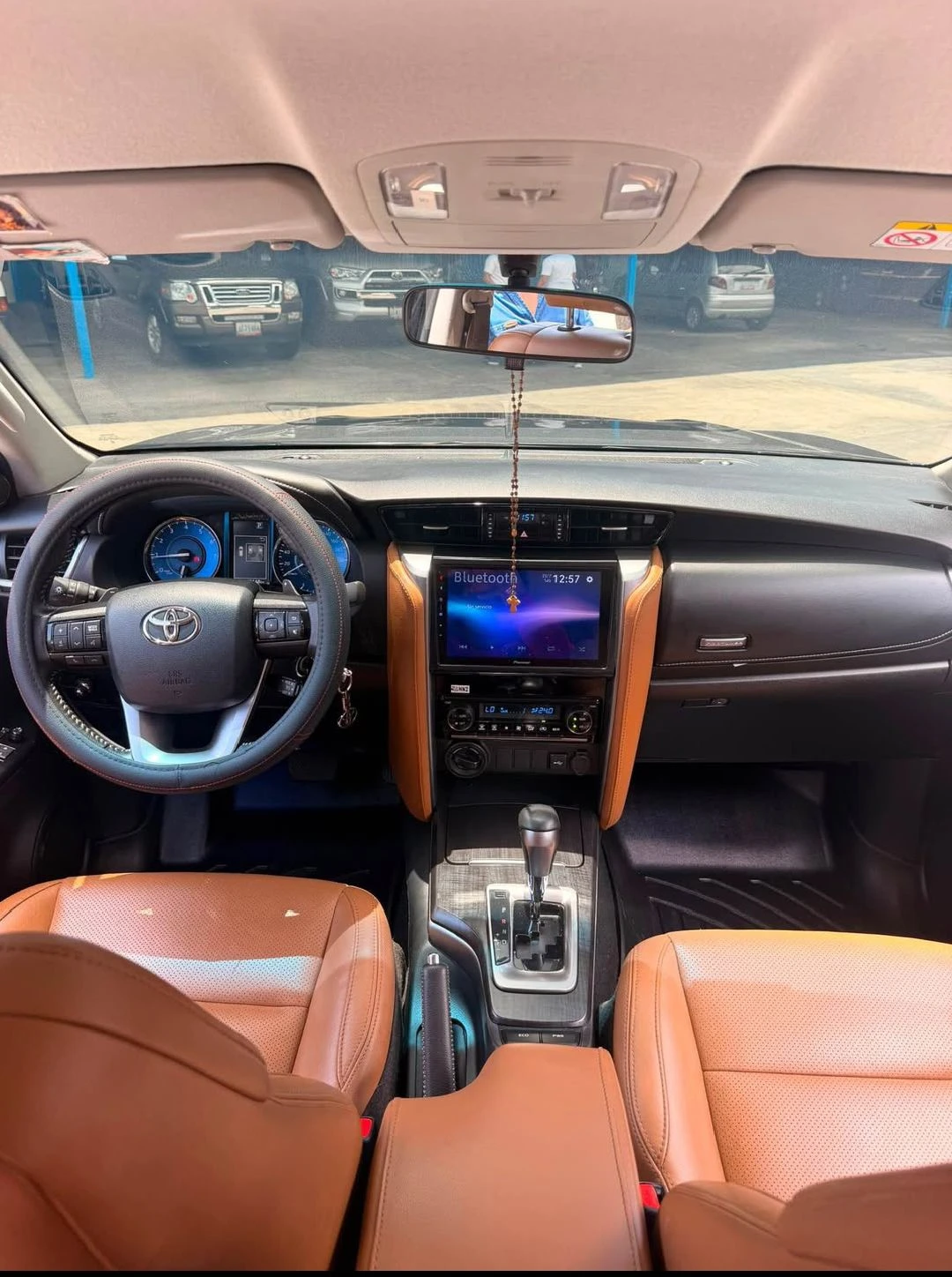 2024 Toyota Fortuner Dubai VX 4.0 — foto 7
