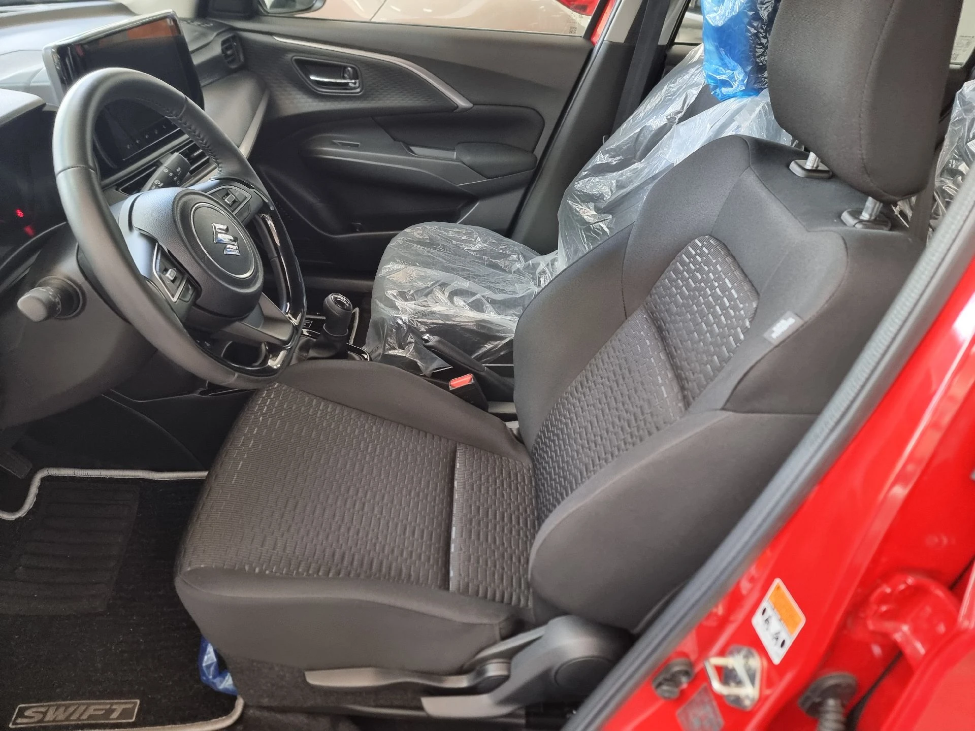 2025 Suzuki Swift GLX — photo 6