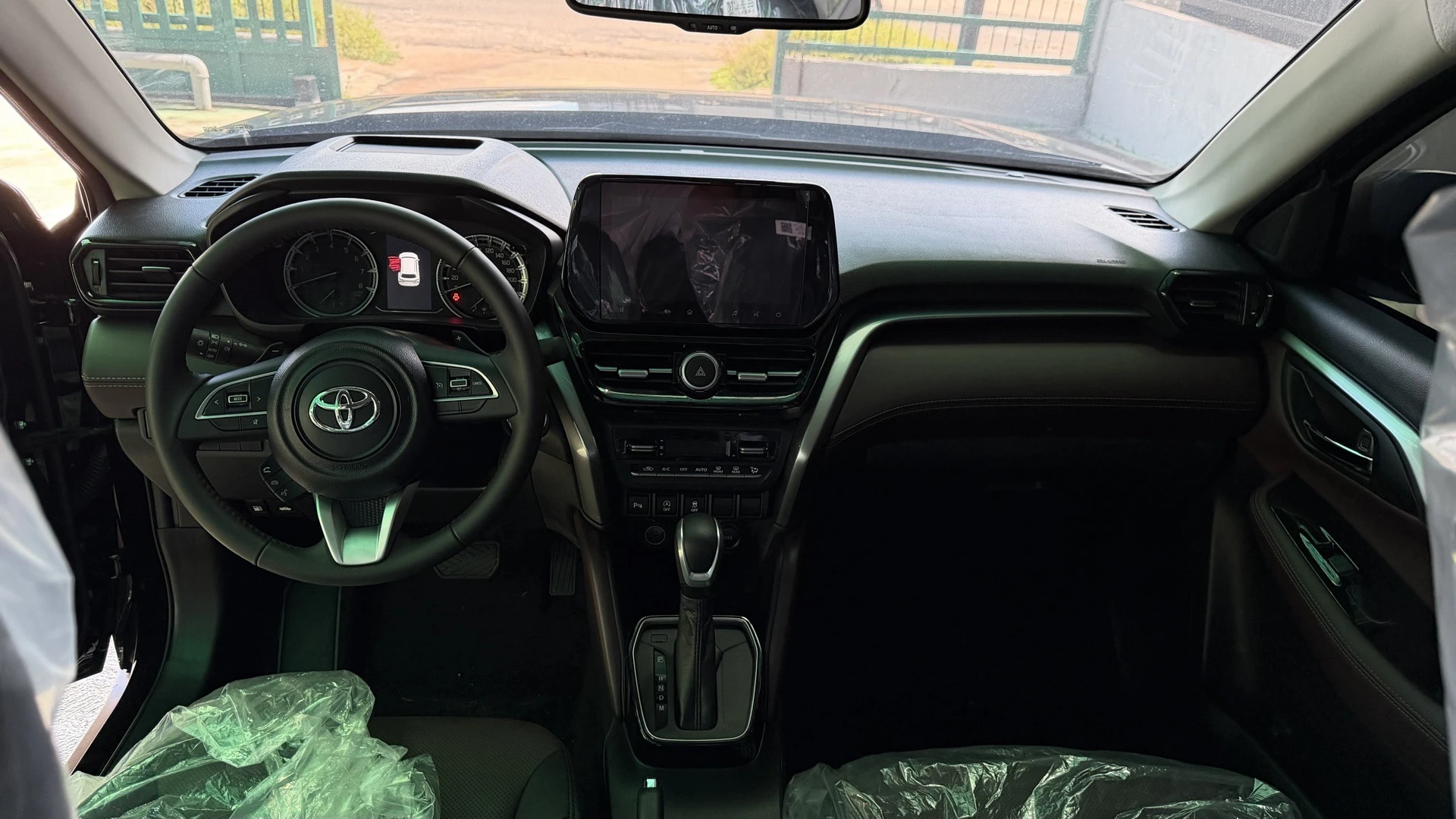 2025 Toyota Urban Cruiser Neo drive — photo 10