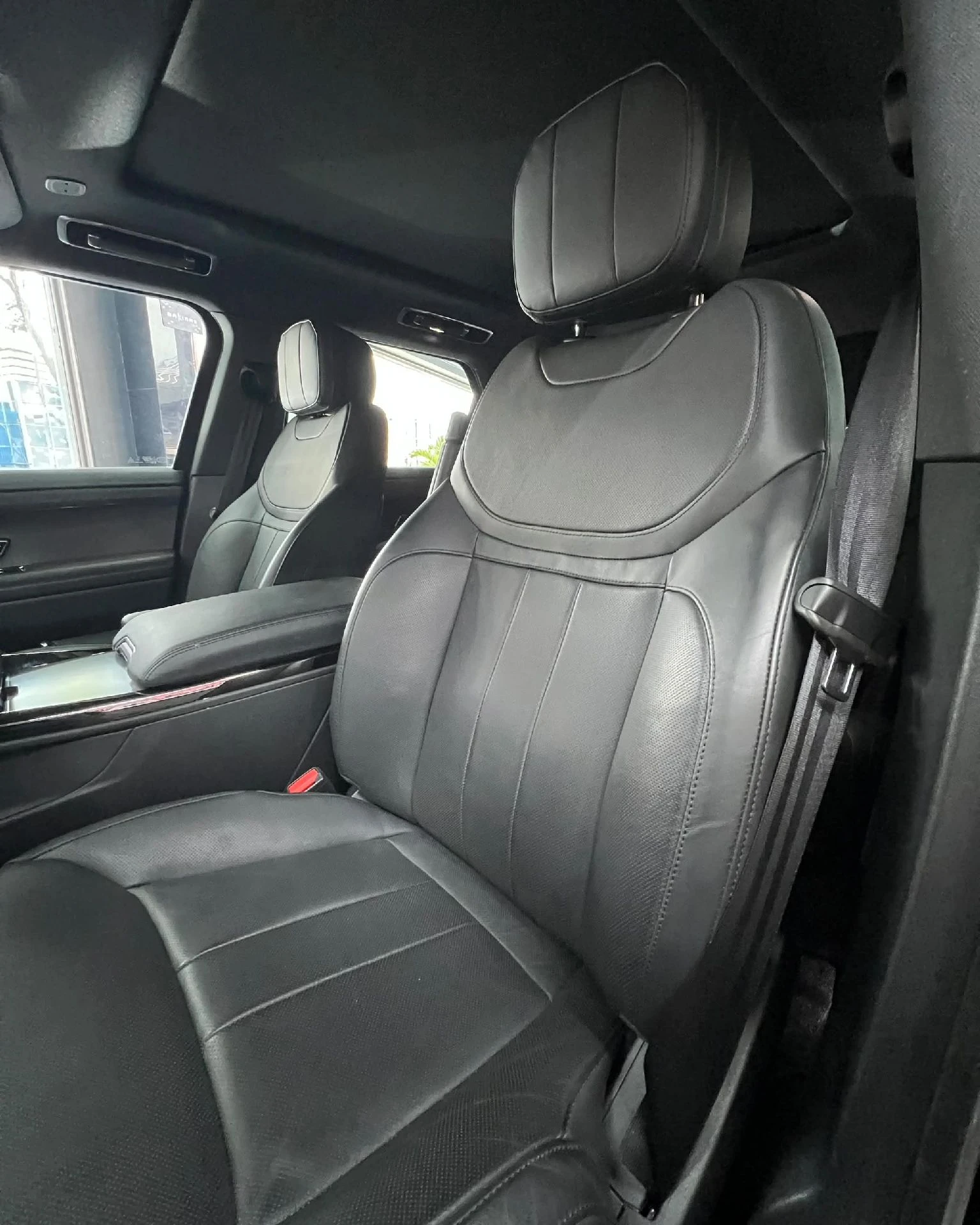 2025 Land Rover Range Rover Sport P360 — photo 12