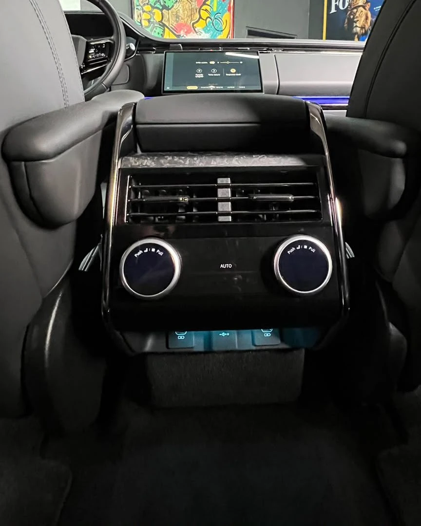2023 Land Rover Range Rover First Edition P530 — photo 11