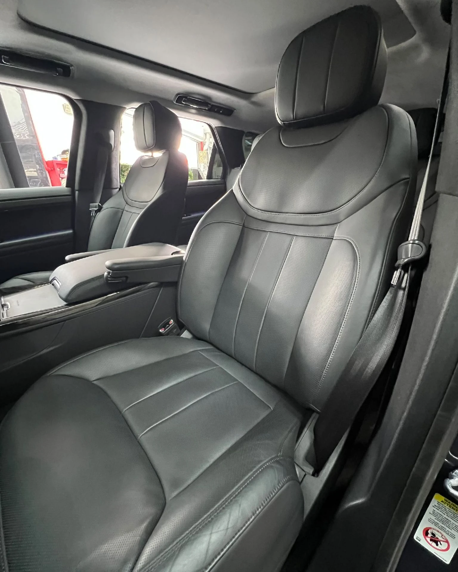 2023 Land Rover Range Rover First Edition P530 — photo 13