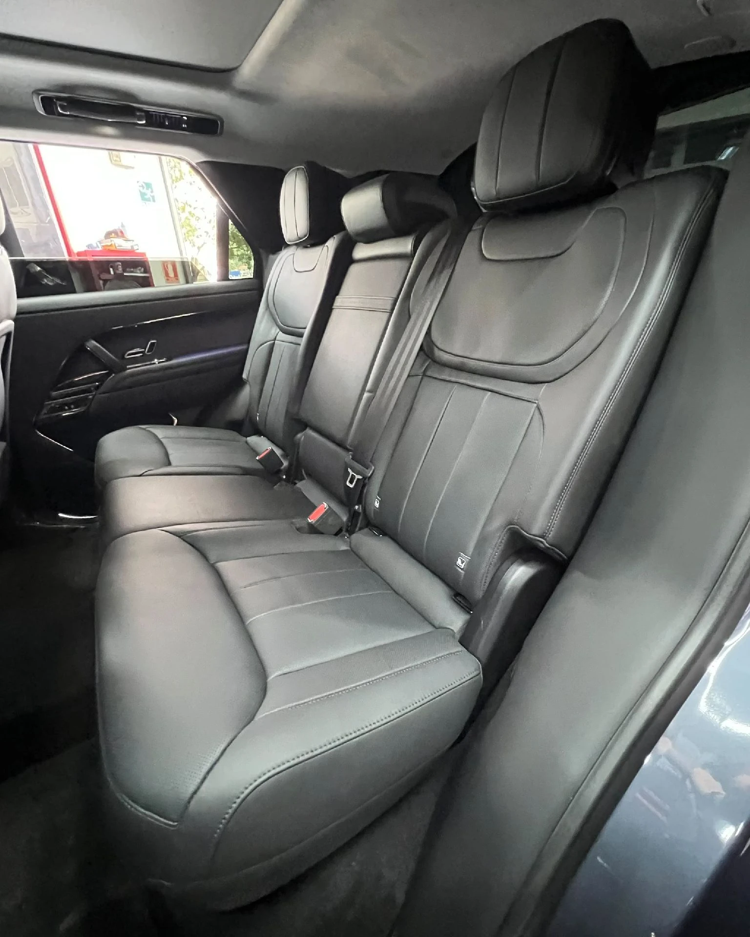 2023 Land Rover Range Rover First Edition P530 — photo 15